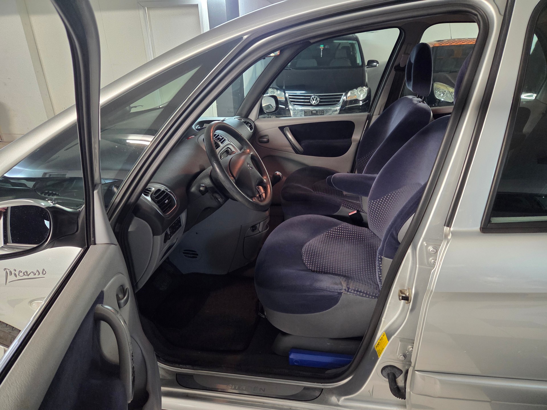 CITROEN Xsara Picasso 2.0i 16V Exclusive Automatic-image-8