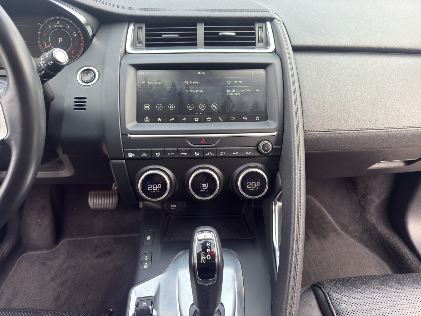 JAGUAR E-Pace 2.0 P200 HSE AWD Automatik-image-15