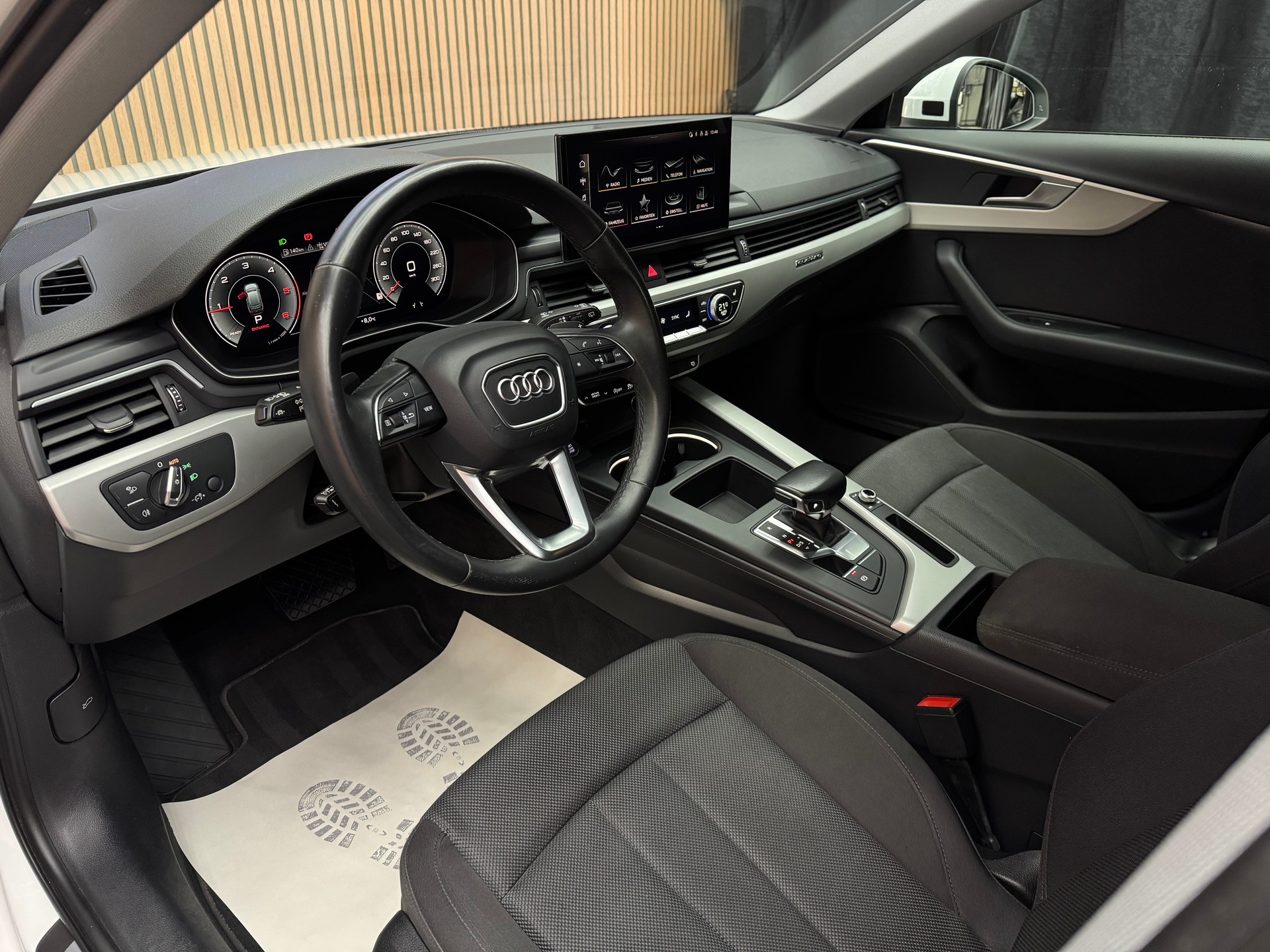 AUDI A4 Avant 2.0 40 TDI Advanced quattro S-Tronic *ab CHF 249.-/ Monat*-image-8