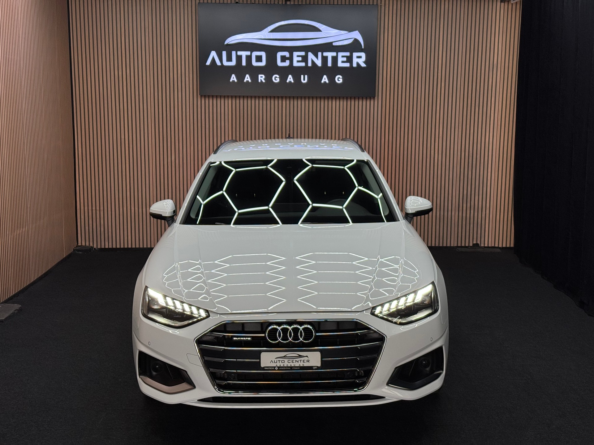 AUDI A4 Avant 2.0 40 TDI Advanced quattro S-Tronic *ab CHF 249.-/ Monat*-image-1