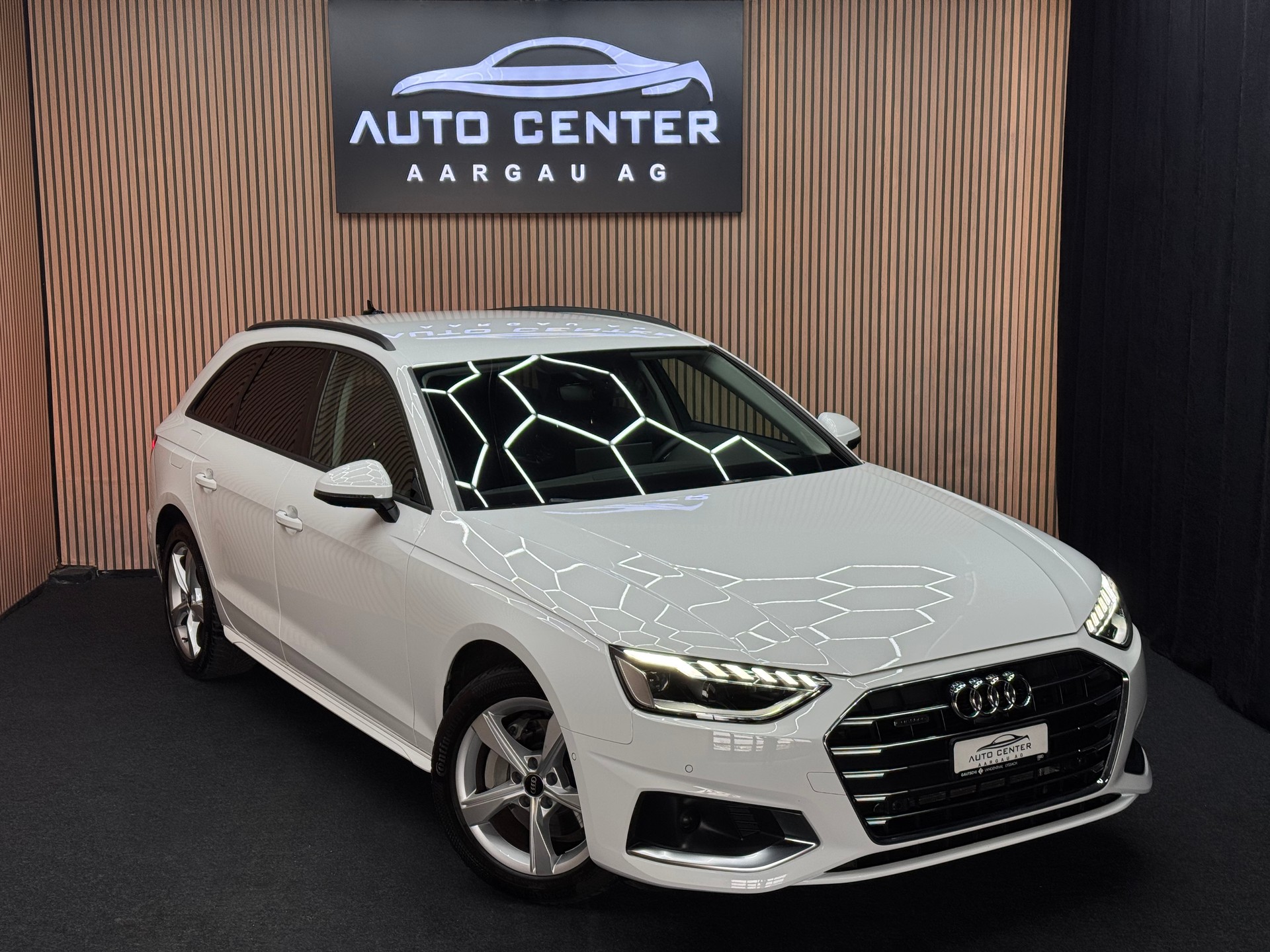 AUDI A4 Avant 2.0 40 TDI Advanced quattro S-Tronic *ab CHF 249.-/ Monat*