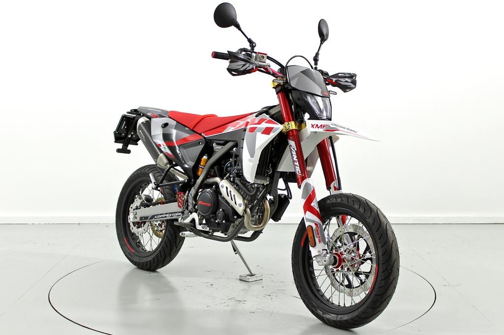 FANTIC Competition-showroom-element-1