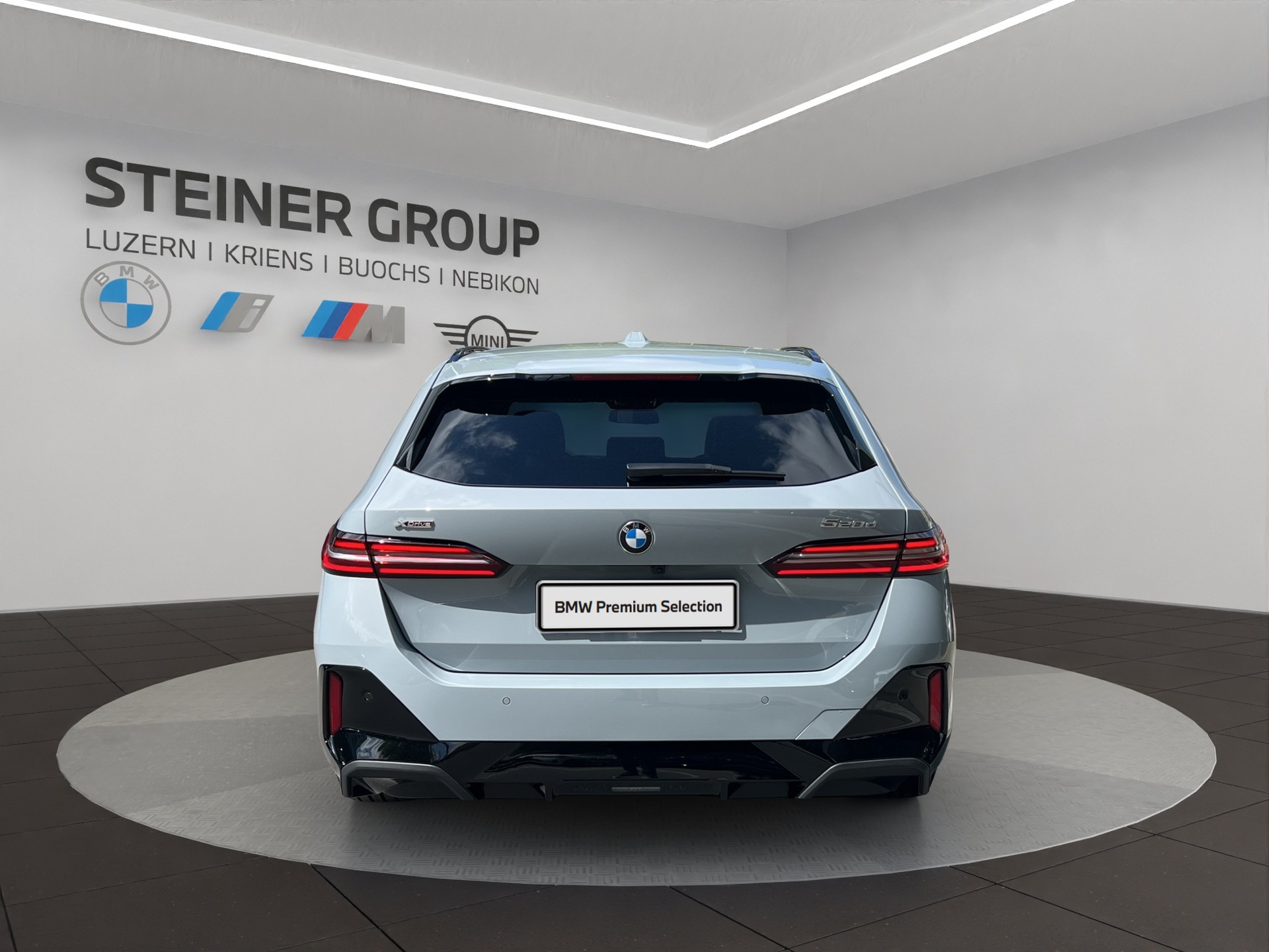 BMW 520d xDrive 48V Touring M Sport Steptronic-image-5