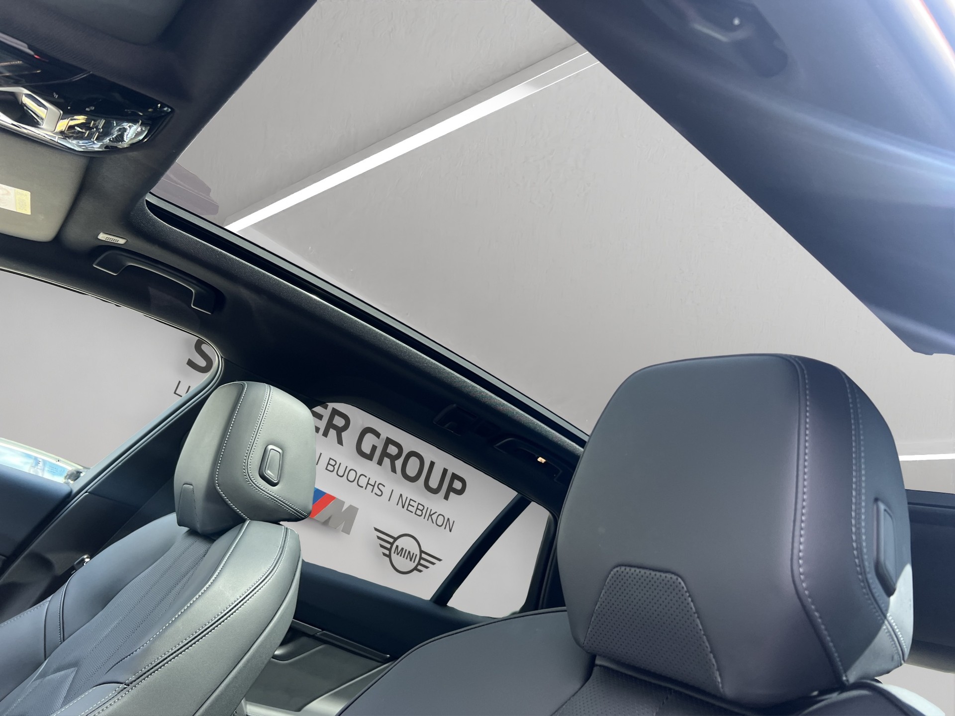 BMW 520d xDrive 48V Touring M Sport Steptronic-image-12