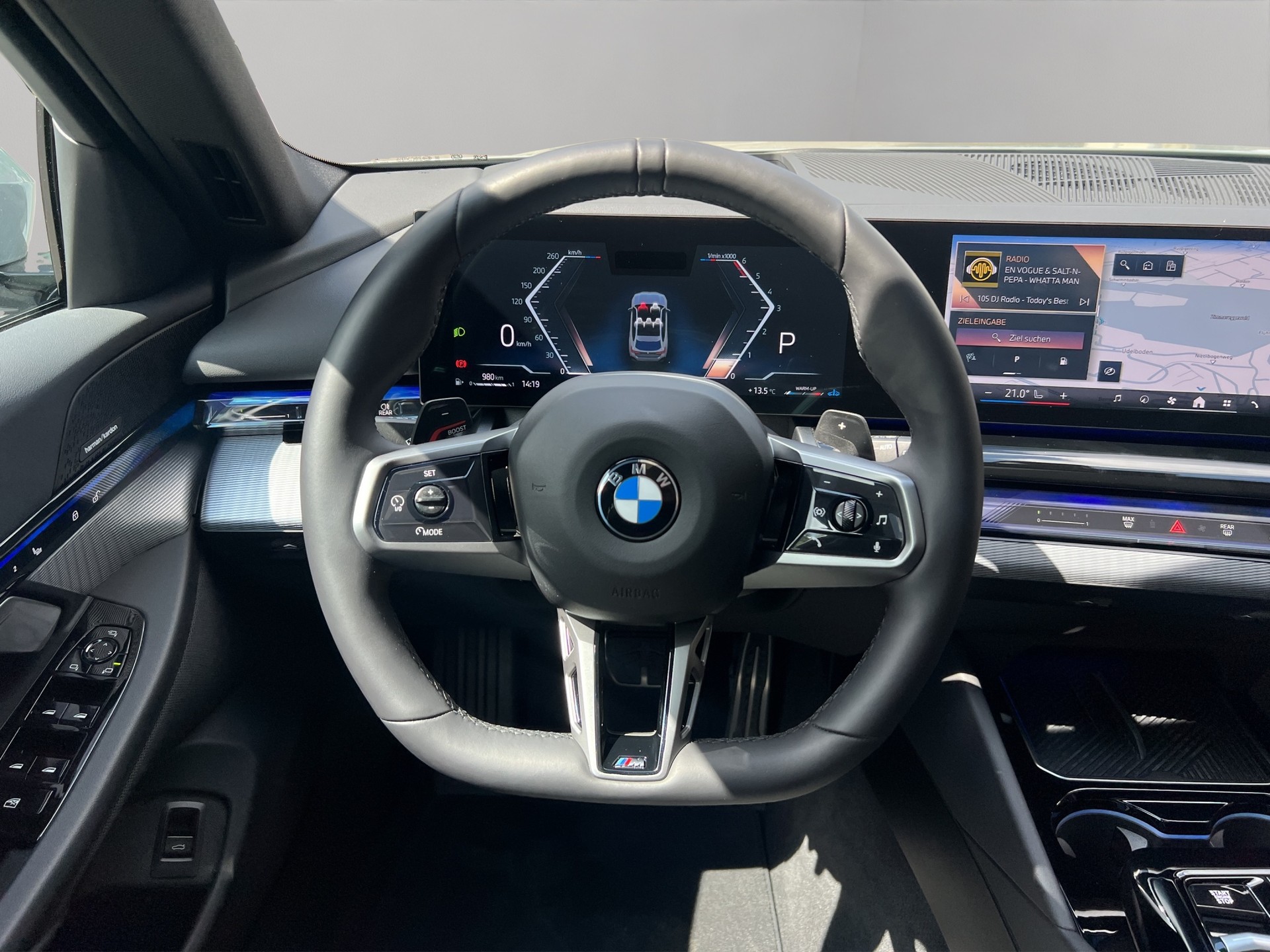BMW 520d xDrive 48V Touring M Sport Steptronic-image-13