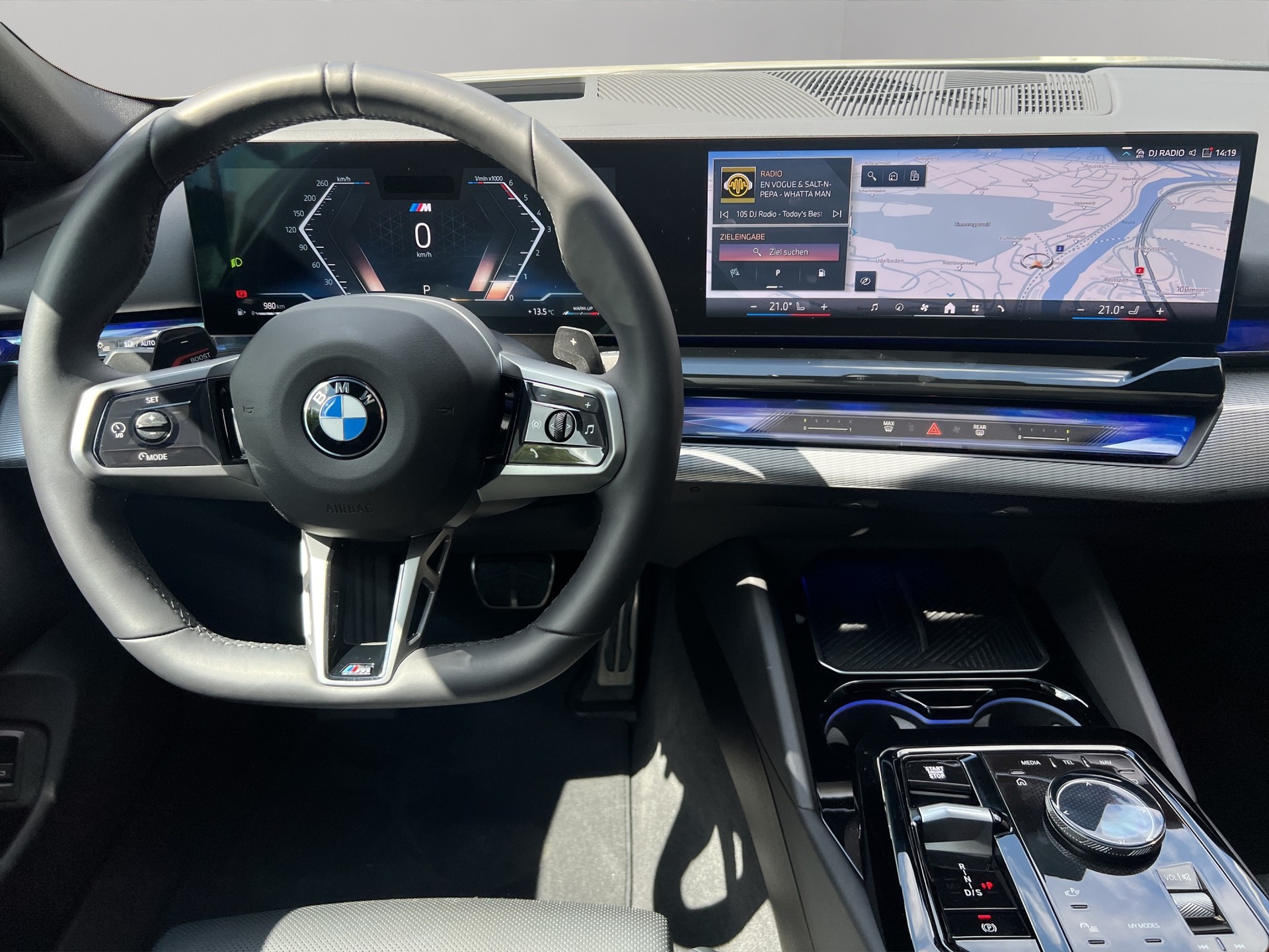 BMW 520d xDrive 48V Touring M Sport Steptronic-image-15