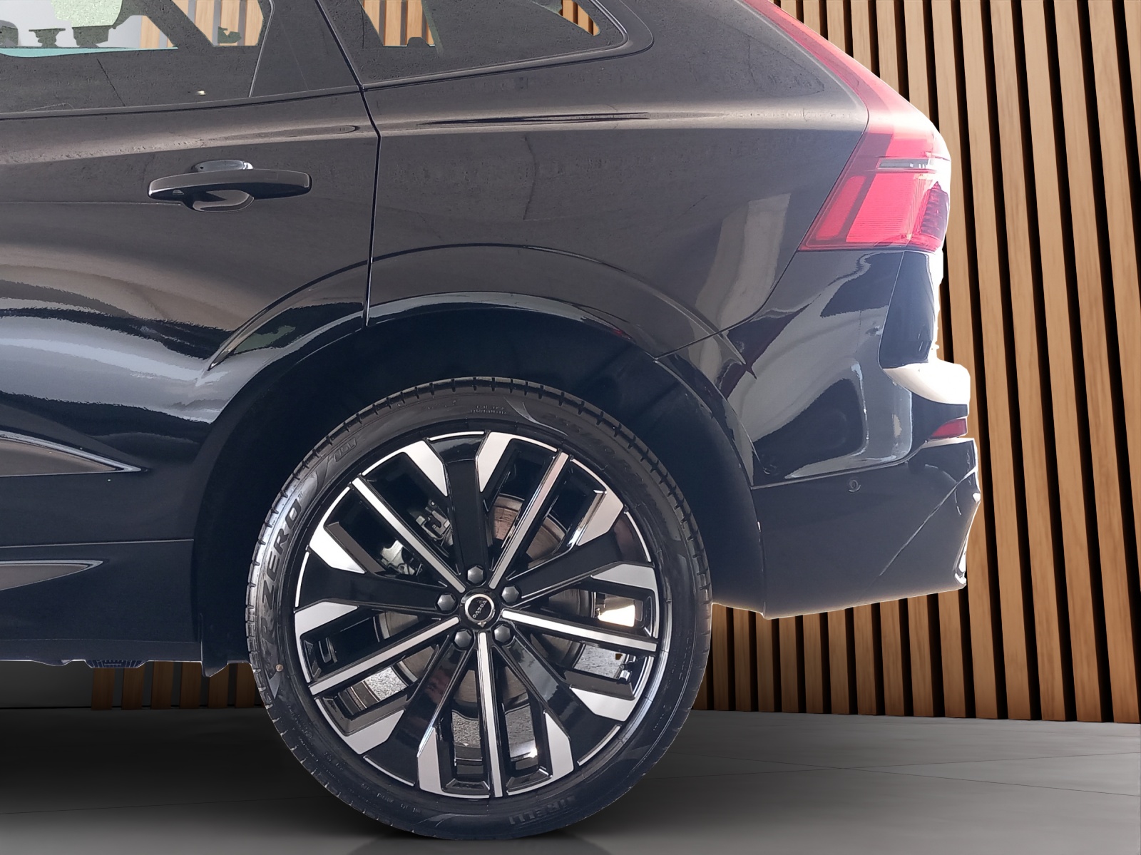 VOLVO XC60 2.0 T6 TE Ultra Dark eAWD-image-22