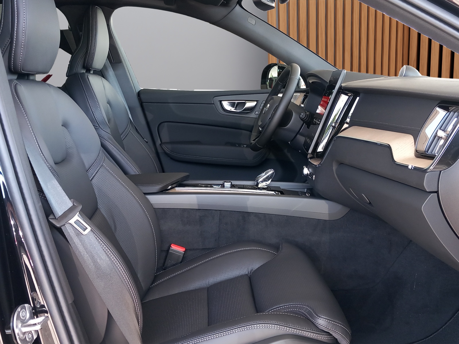 VOLVO XC60 2.0 T6 TE Ultra Dark eAWD-image-11