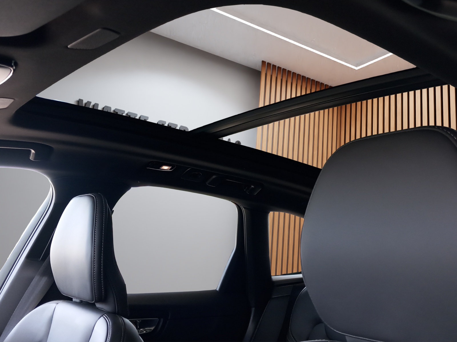 VOLVO XC60 2.0 T6 TE Ultra Dark eAWD-image-18