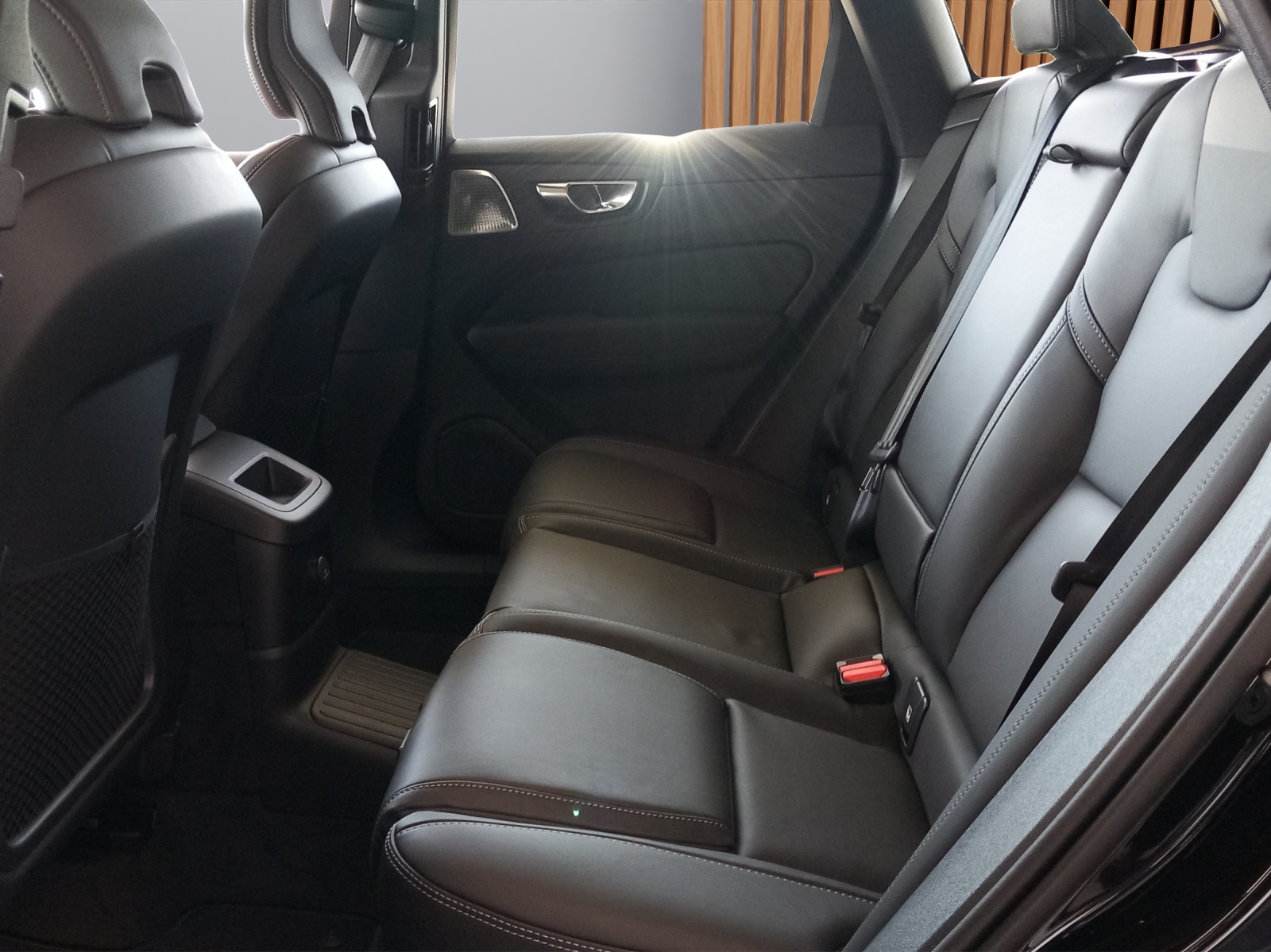 VOLVO XC60 2.0 T6 TE Ultra Dark eAWD-image-9