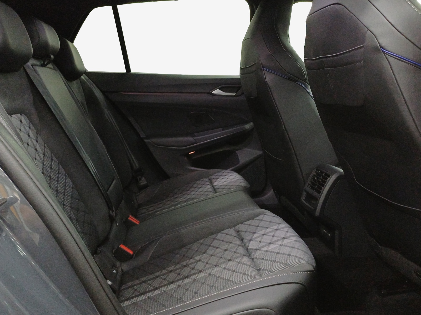VW Golf 2.0 TSI R-Line DSG 4 Motion-image-14