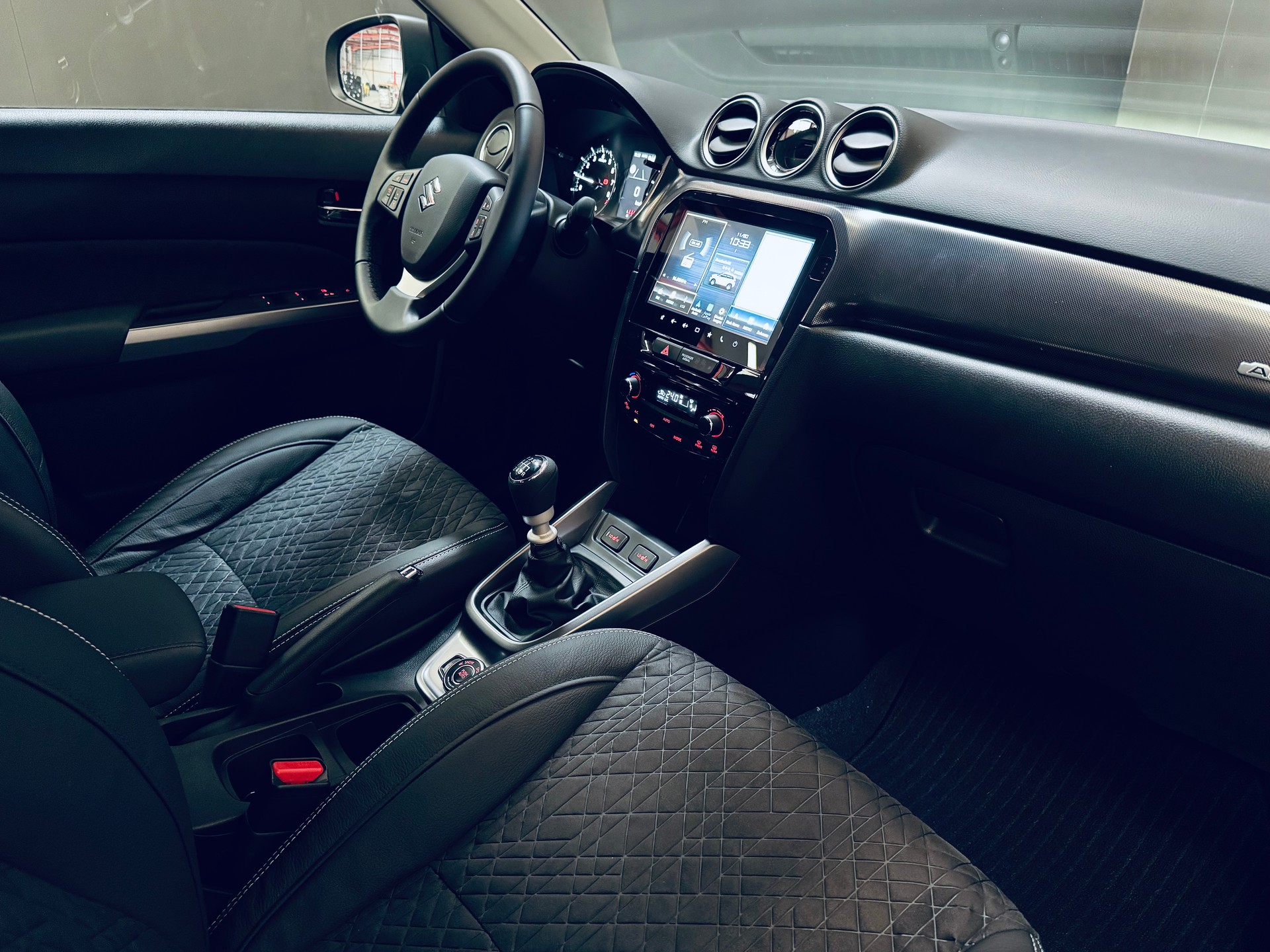 SUZUKI Vitara 1.4 Boosterjet Compact Top 4x4 Hybrid-image-19