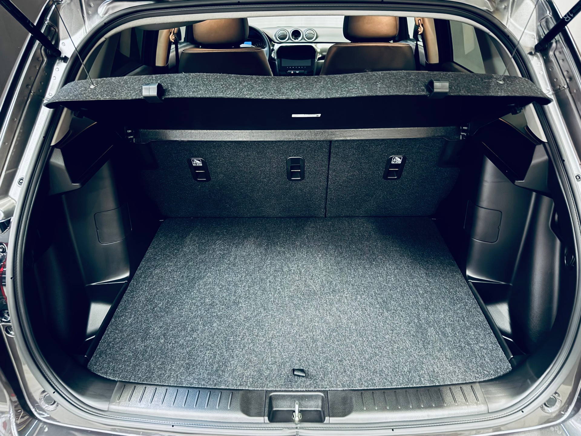 SUZUKI Vitara 1.4 Boosterjet Compact Top 4x4 Hybrid-image-11