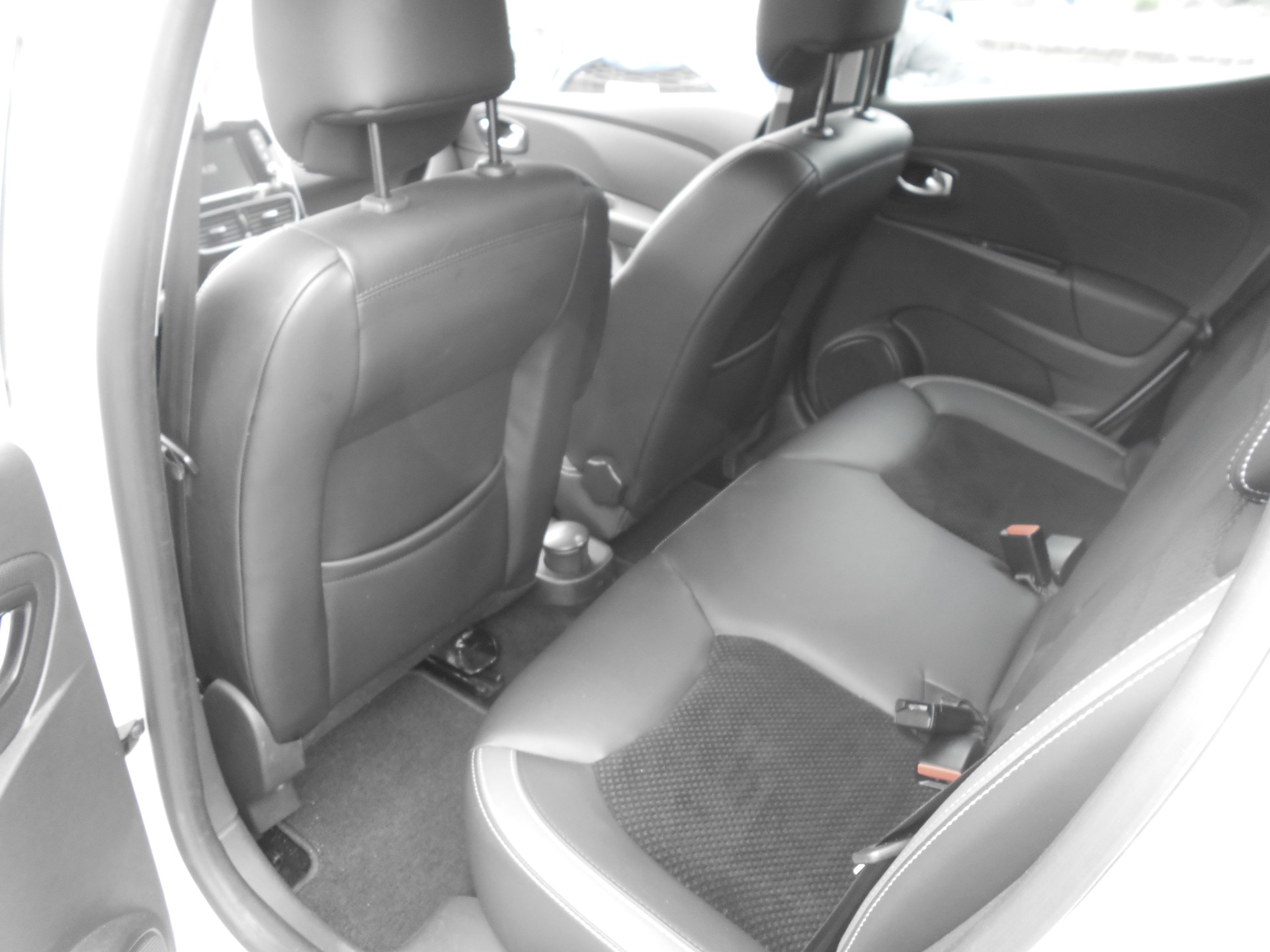 RENAULT Clio 1.2 16V T Swiss Edition EDC-image-6