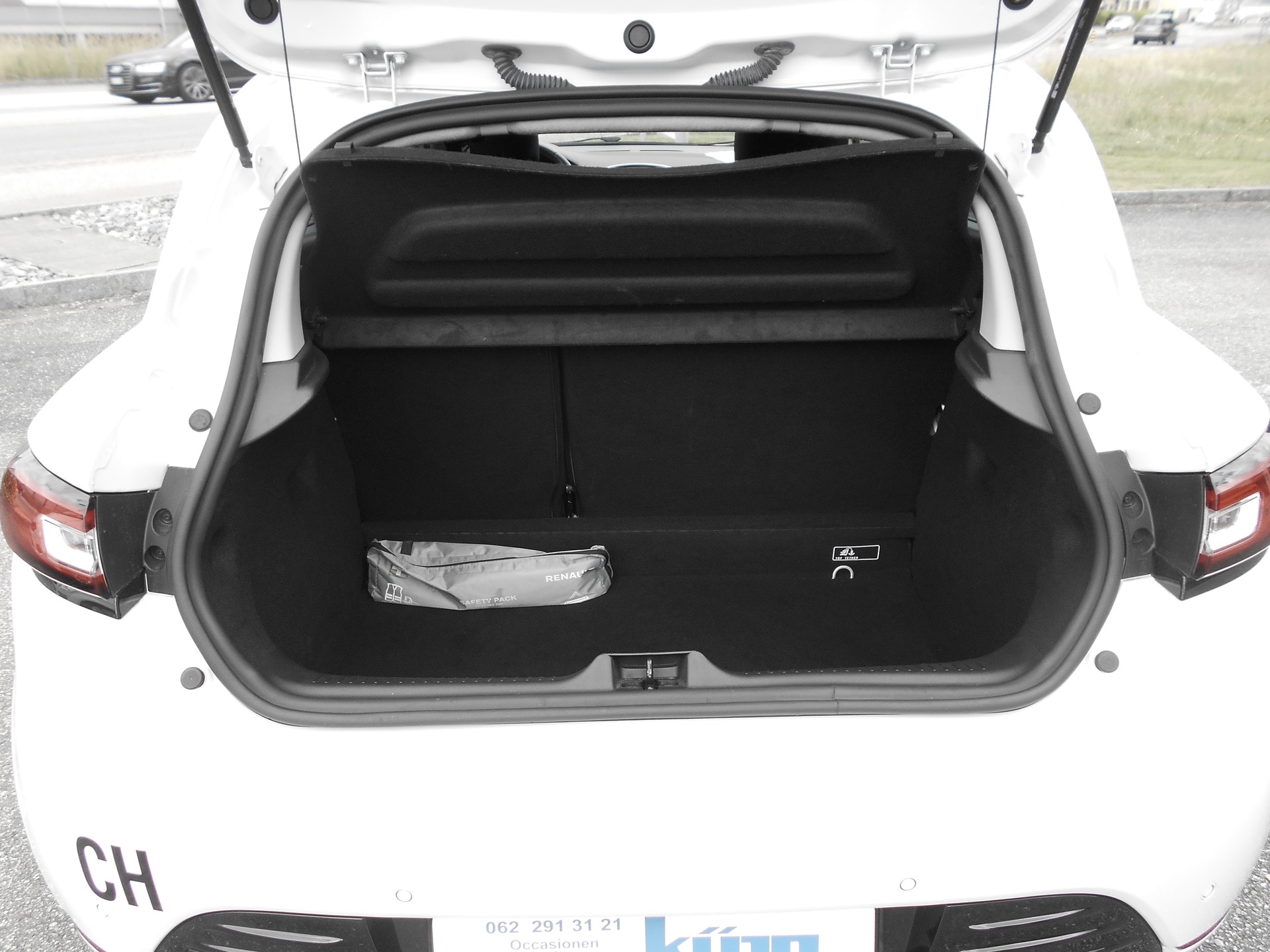 RENAULT Clio 1.2 16V T Swiss Edition EDC-image-11