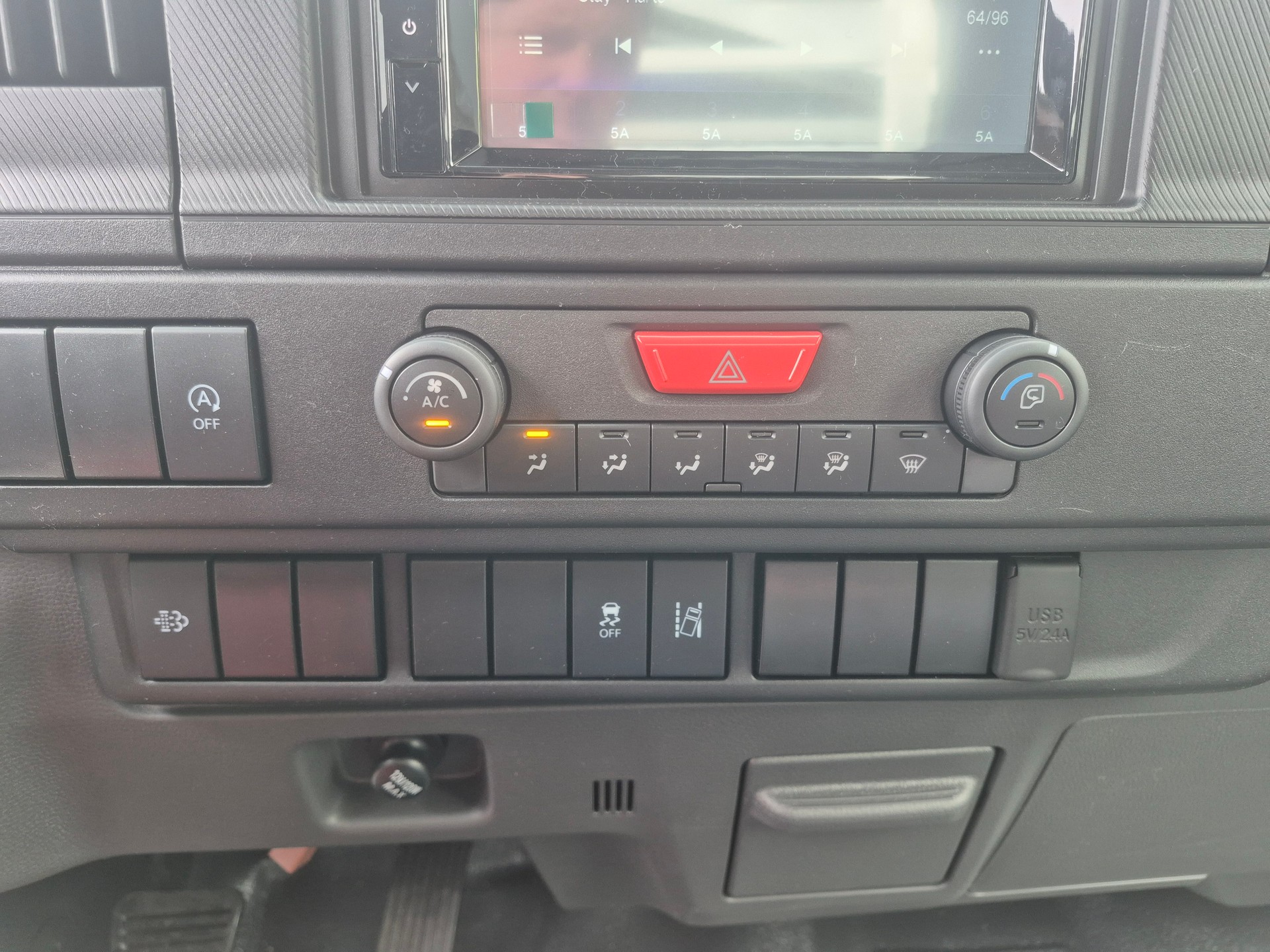 ISUZU M21 E DR 1.9 Ddi Kipper Generation 3-image-19