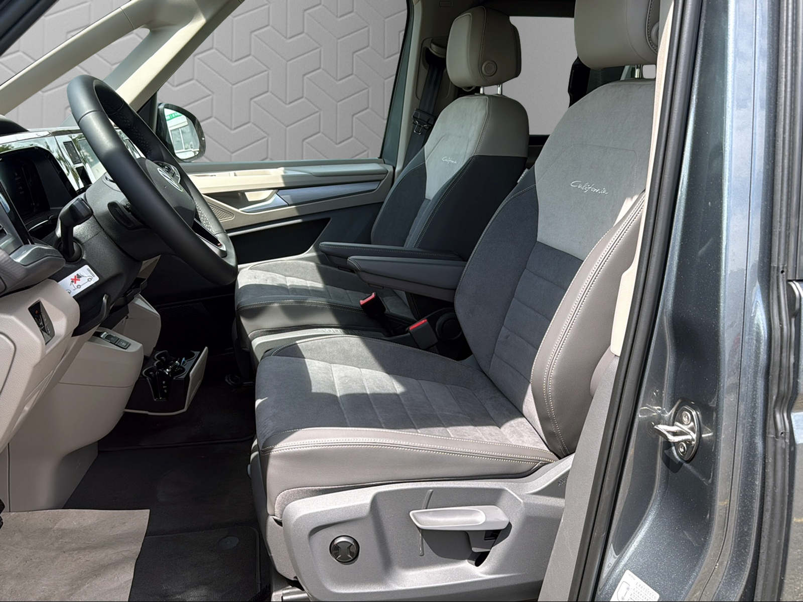 VW California eHybrid Ocean Liberty 4Motion-image-5