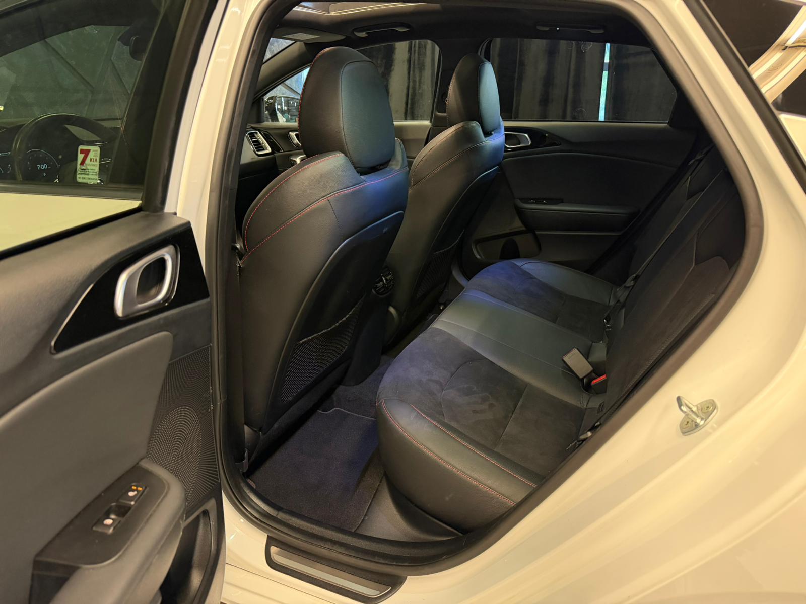 KIA ProCeed 1.6 T-GDi GT DCT-image-13