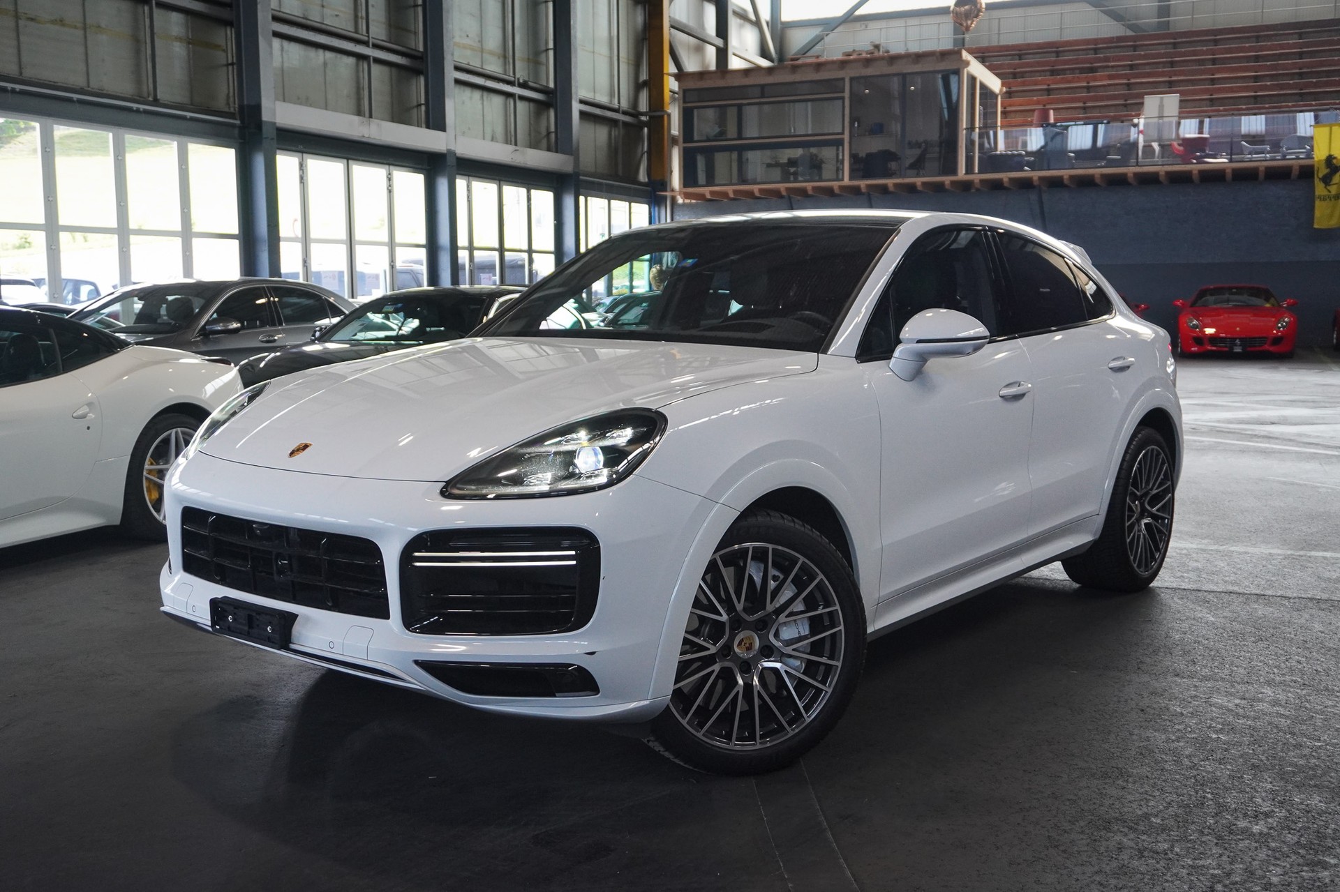 PORSCHE Cayenne Turbo Coupé-image-0