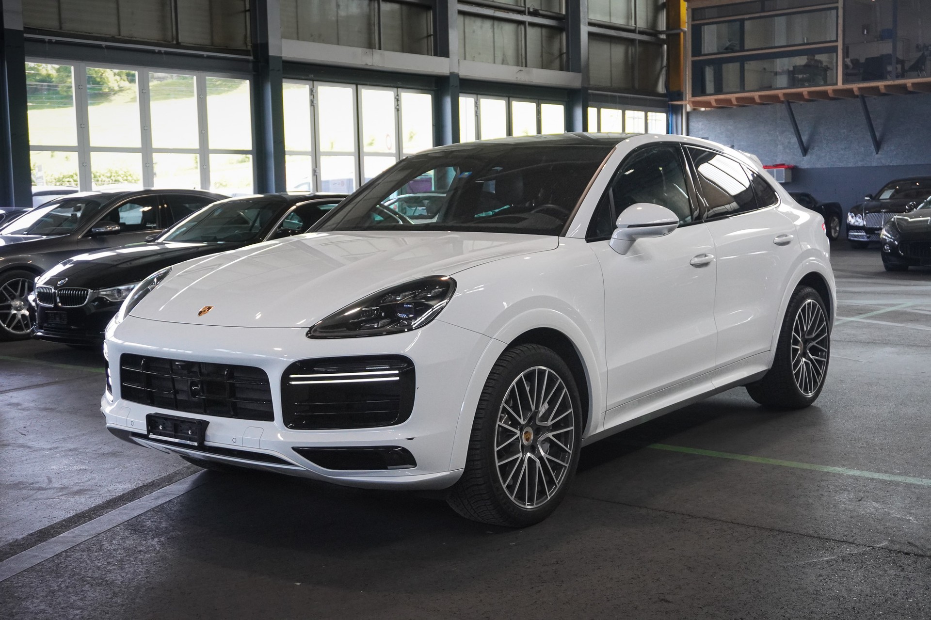 PORSCHE Cayenne Turbo Coupé-image-1