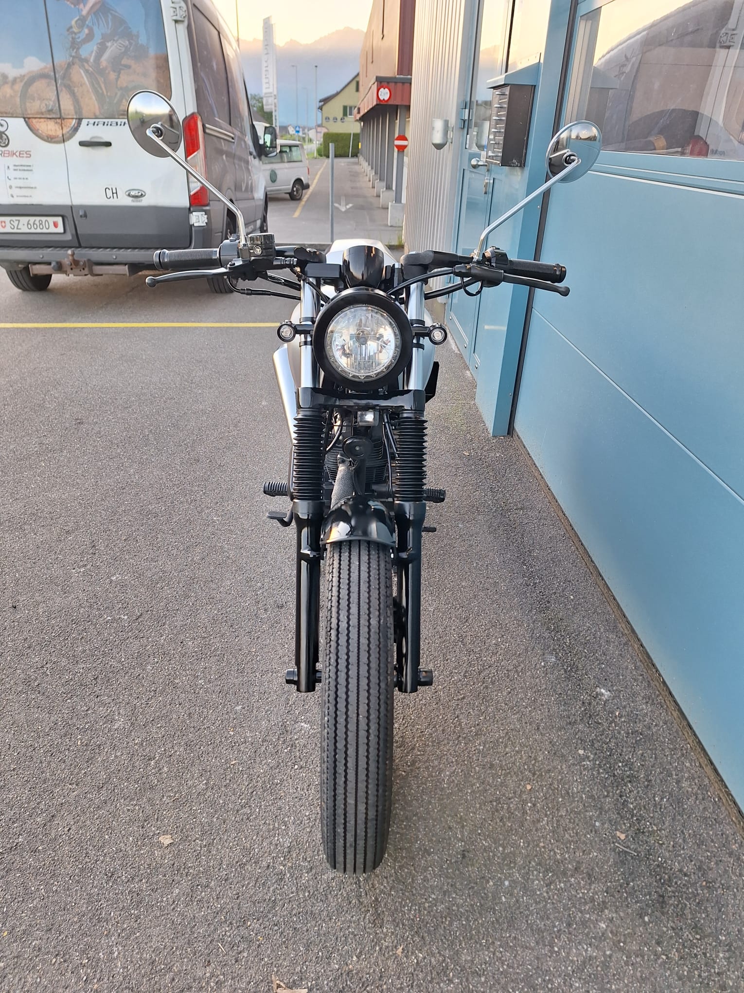 BRIXTON 125 Cafe Racer-image-2