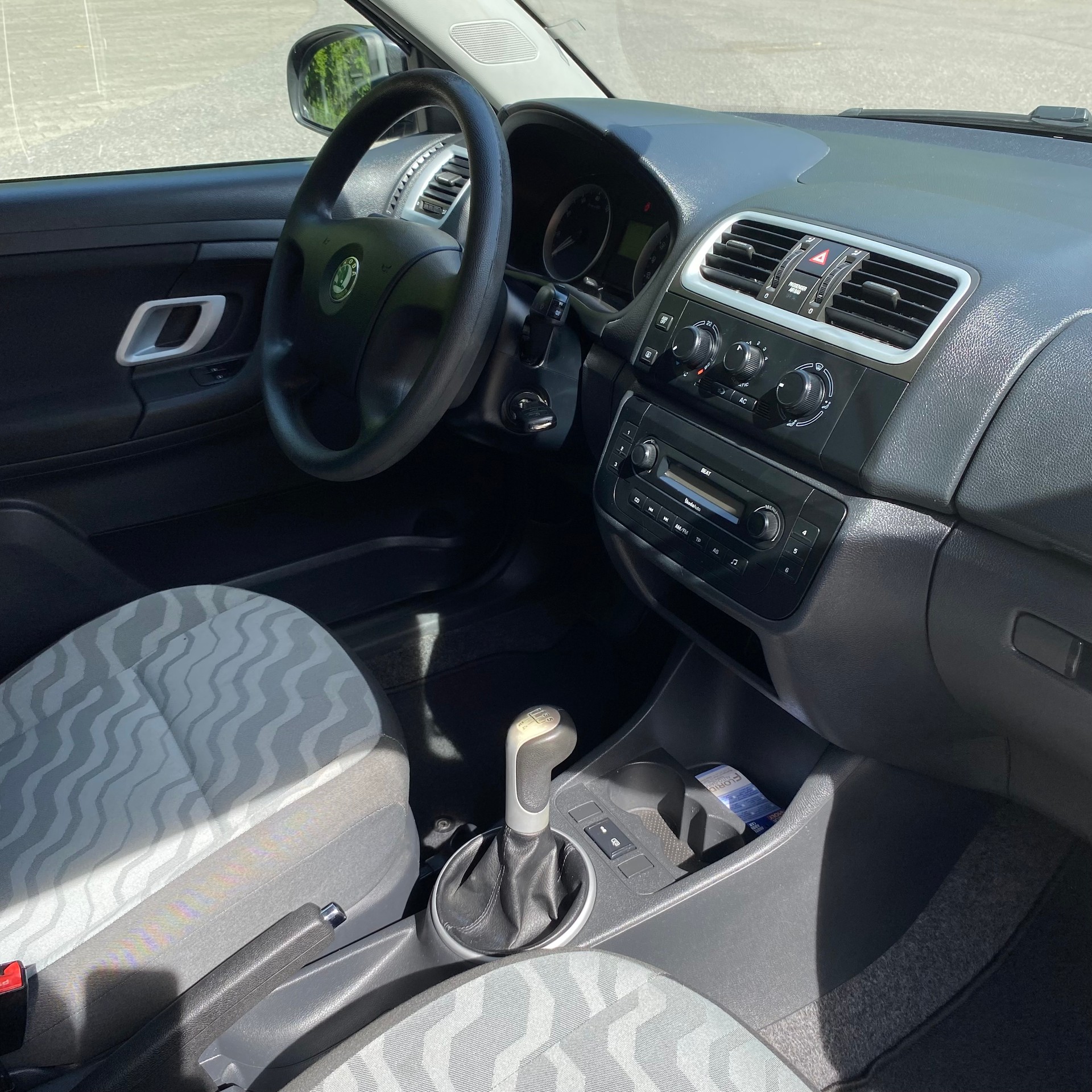 SKODA Fabia 1.4 Ambiente-image-8