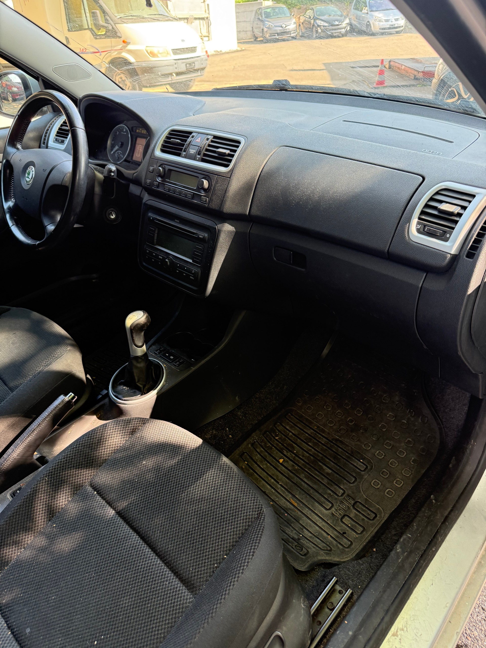 SKODA Fabia 1.4 TDI GreenLine-image-11