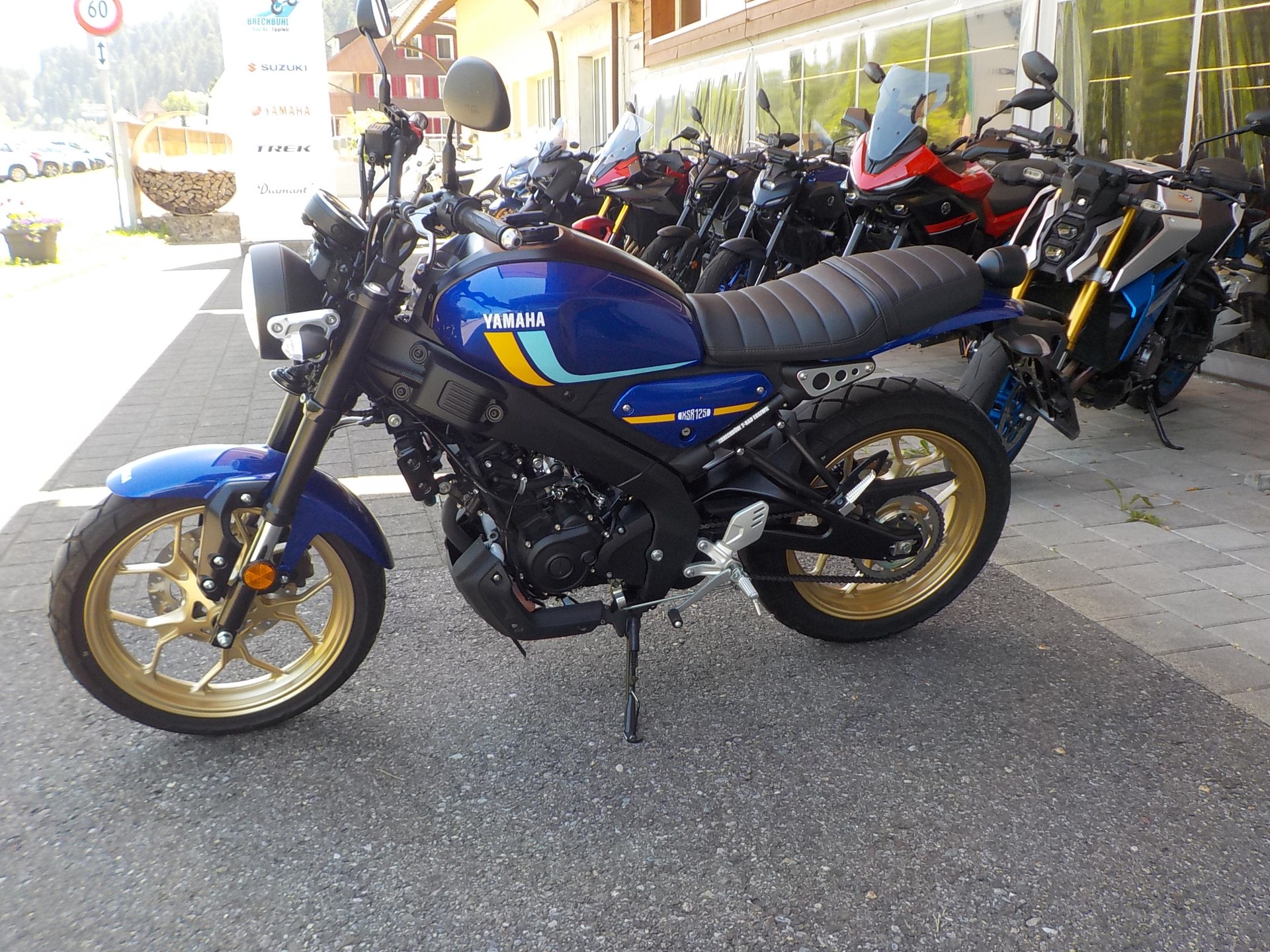 YAMAHA XSR 125-image-3