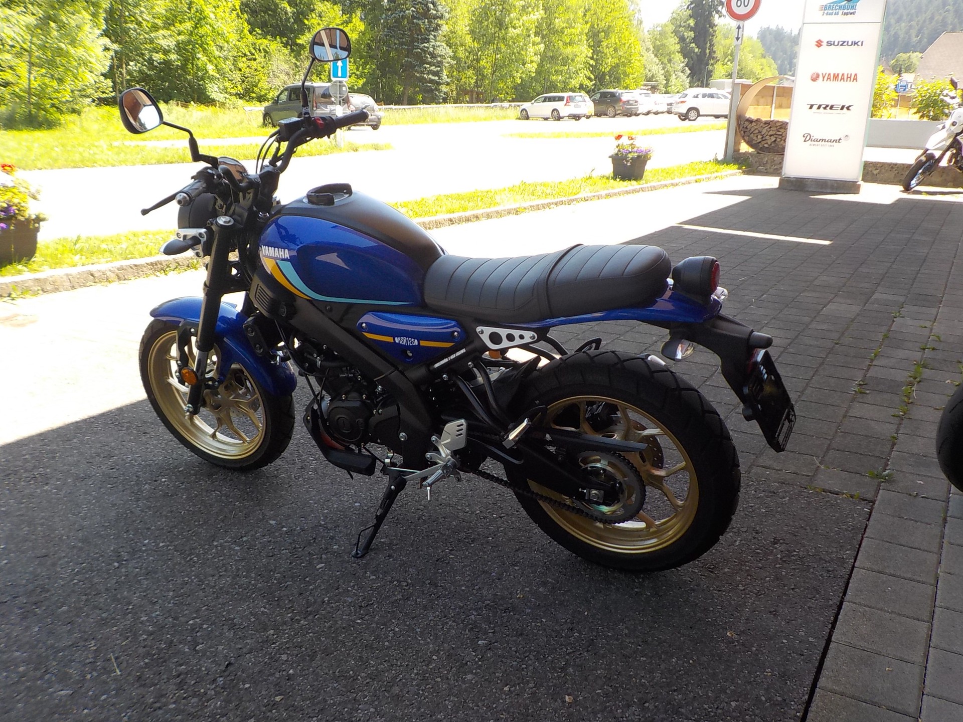 YAMAHA XSR 125-image-4