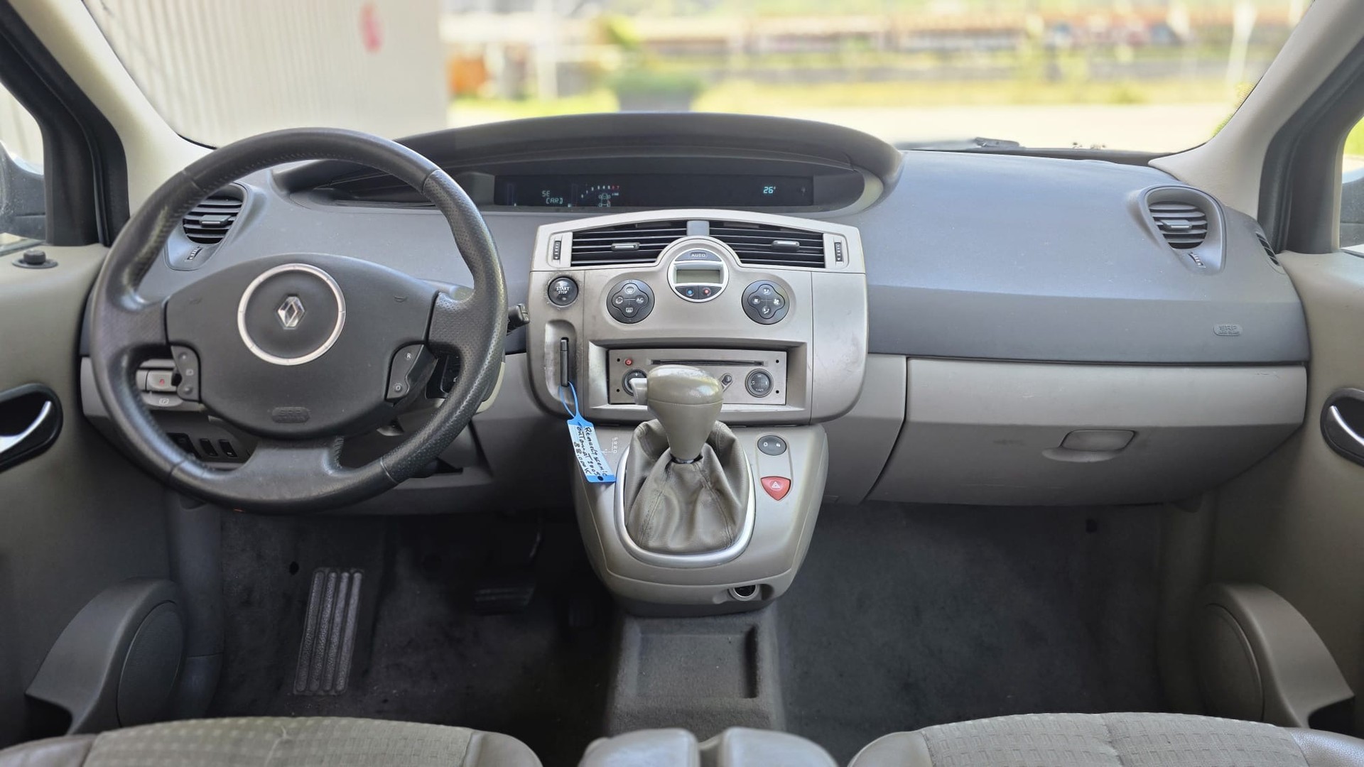 RENAULT Scénic 2.0 16V Dynamique-image-12