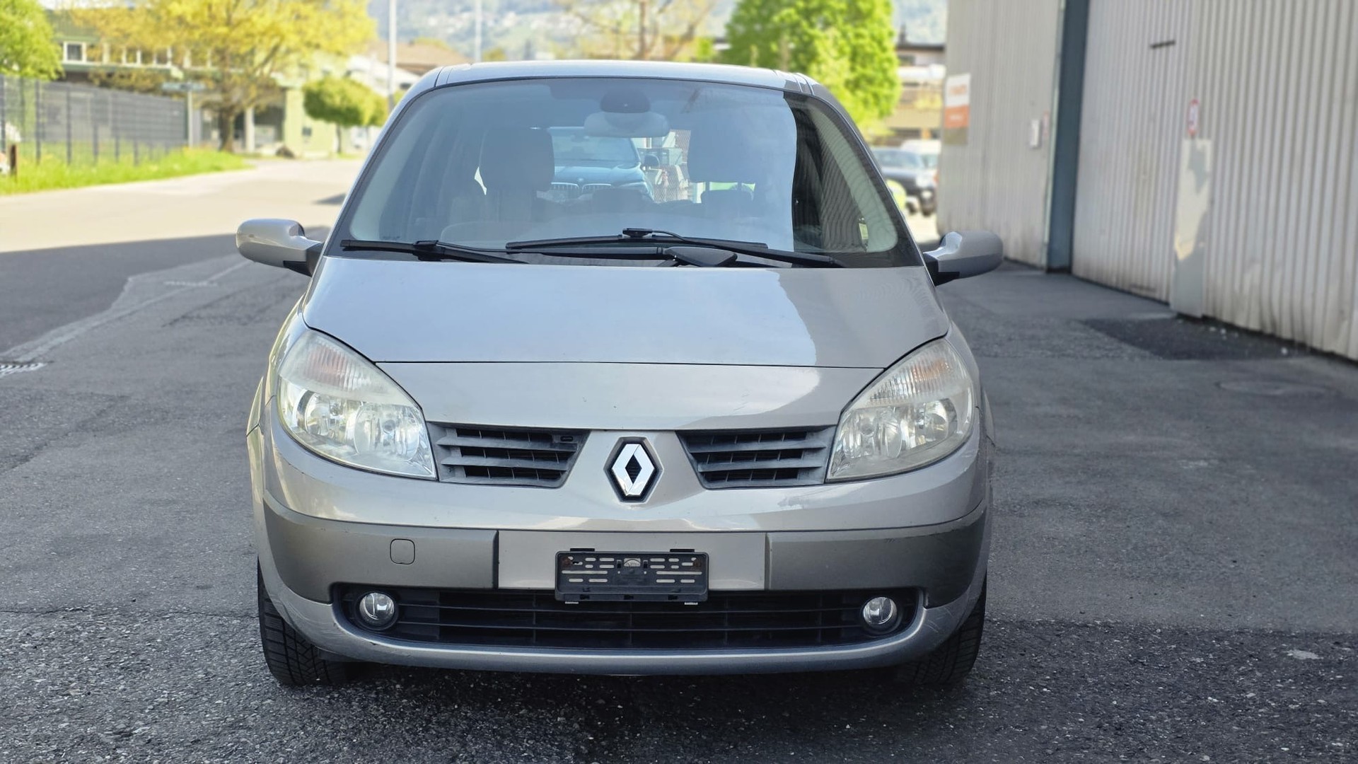 RENAULT Scénic 2.0 16V Dynamique-image-0