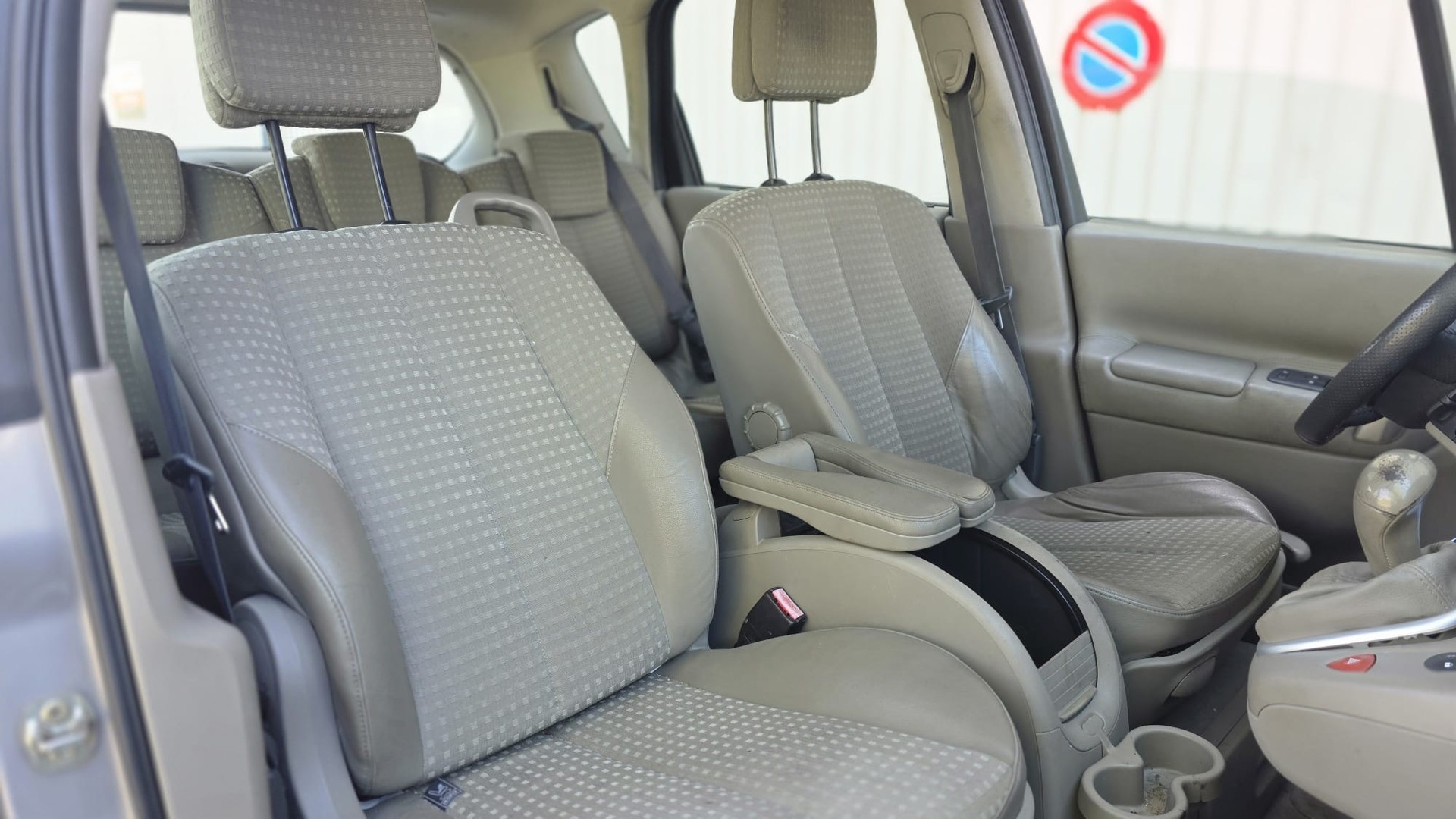 RENAULT Scénic 2.0 16V Dynamique-image-8