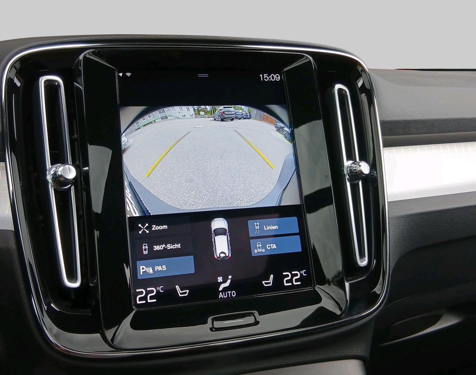 VOLVO XC40 1.5 T4 PiH R-Design Expre-image-13
