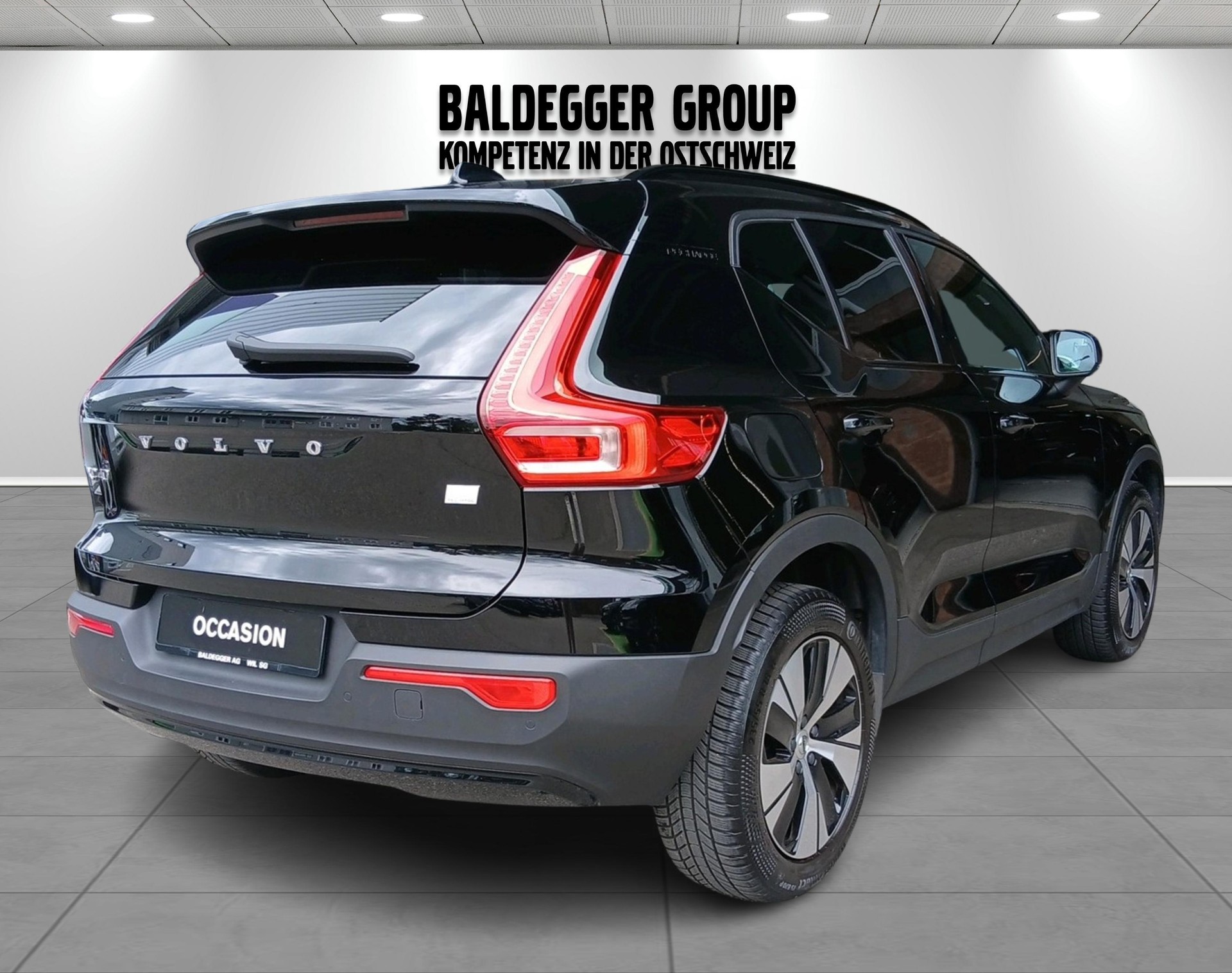 VOLVO XC40 1.5 T4 PiH R-Design Expre-image-1
