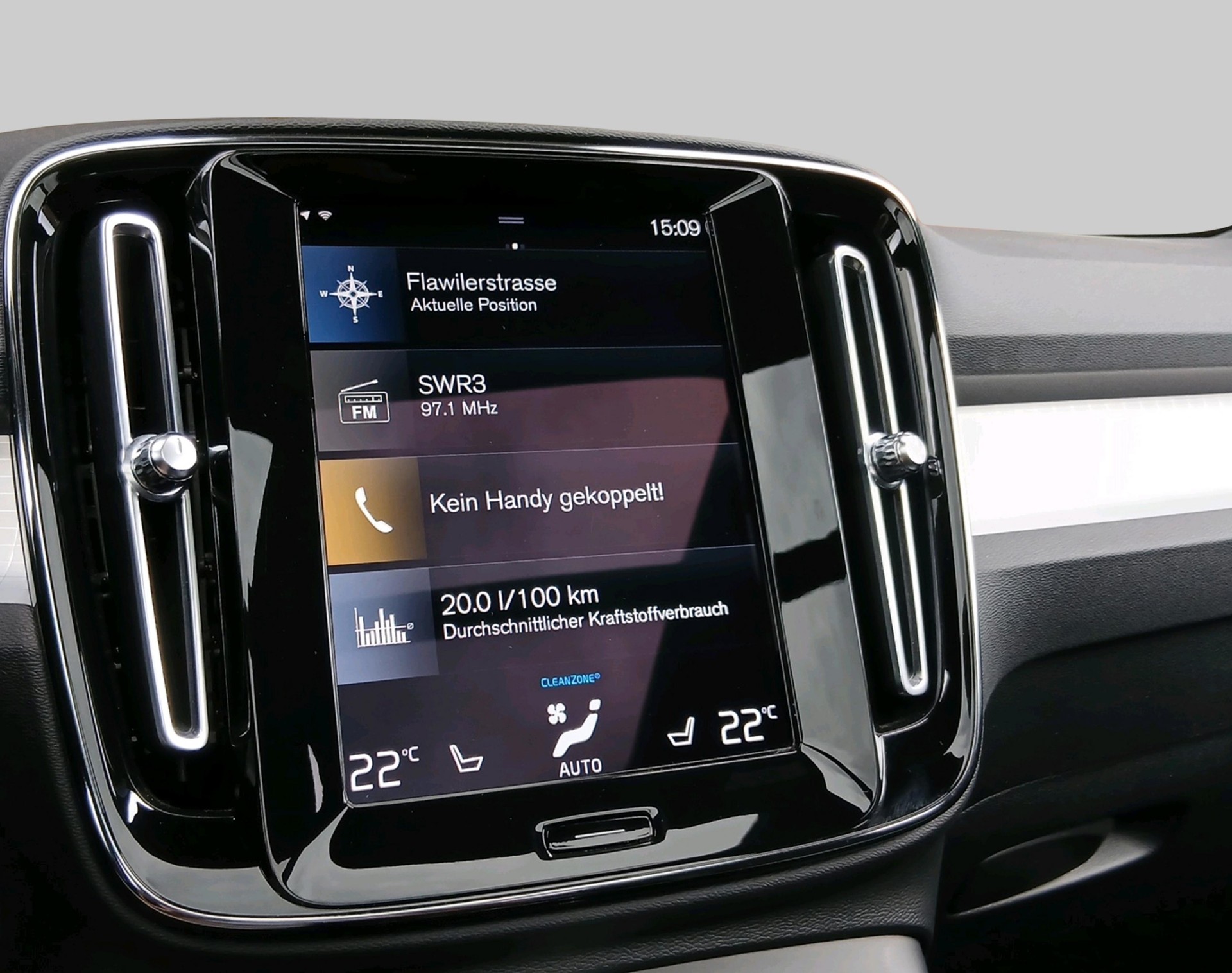 VOLVO XC40 1.5 T4 PiH R-Design Expre-image-12