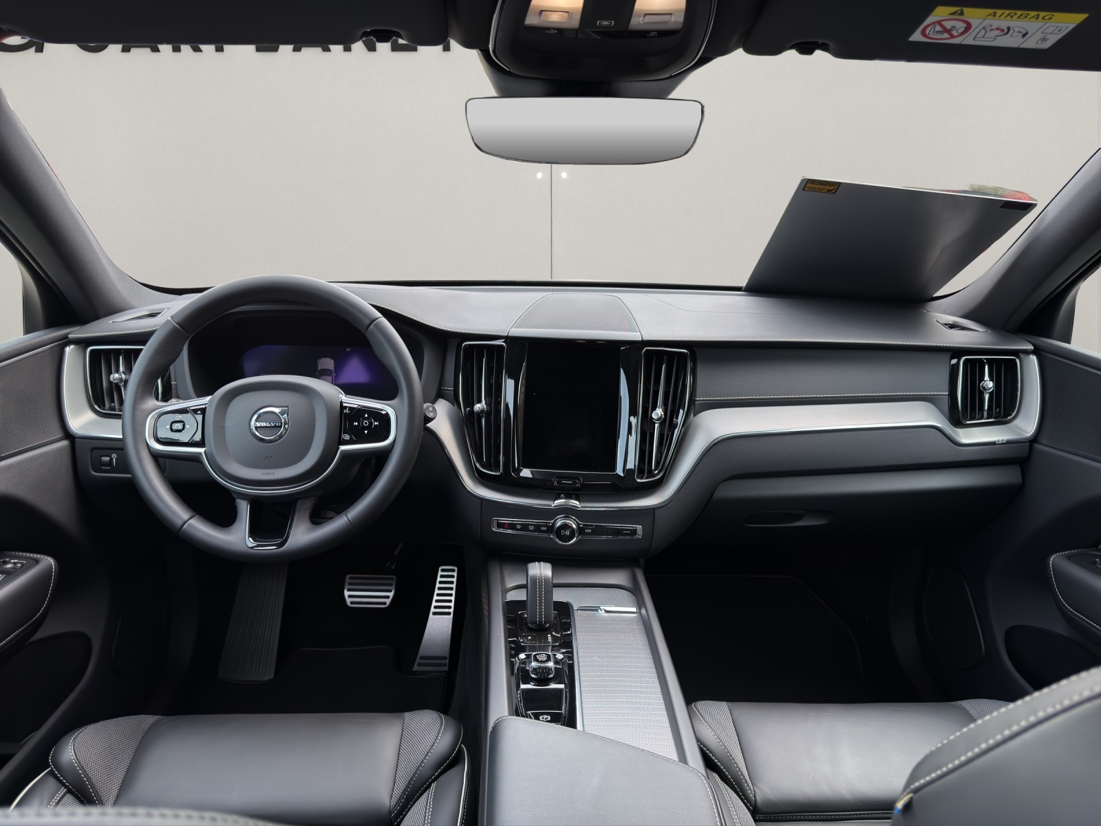 VOLVO XC60 2.0 B5 MH R-Design AWD-image-13