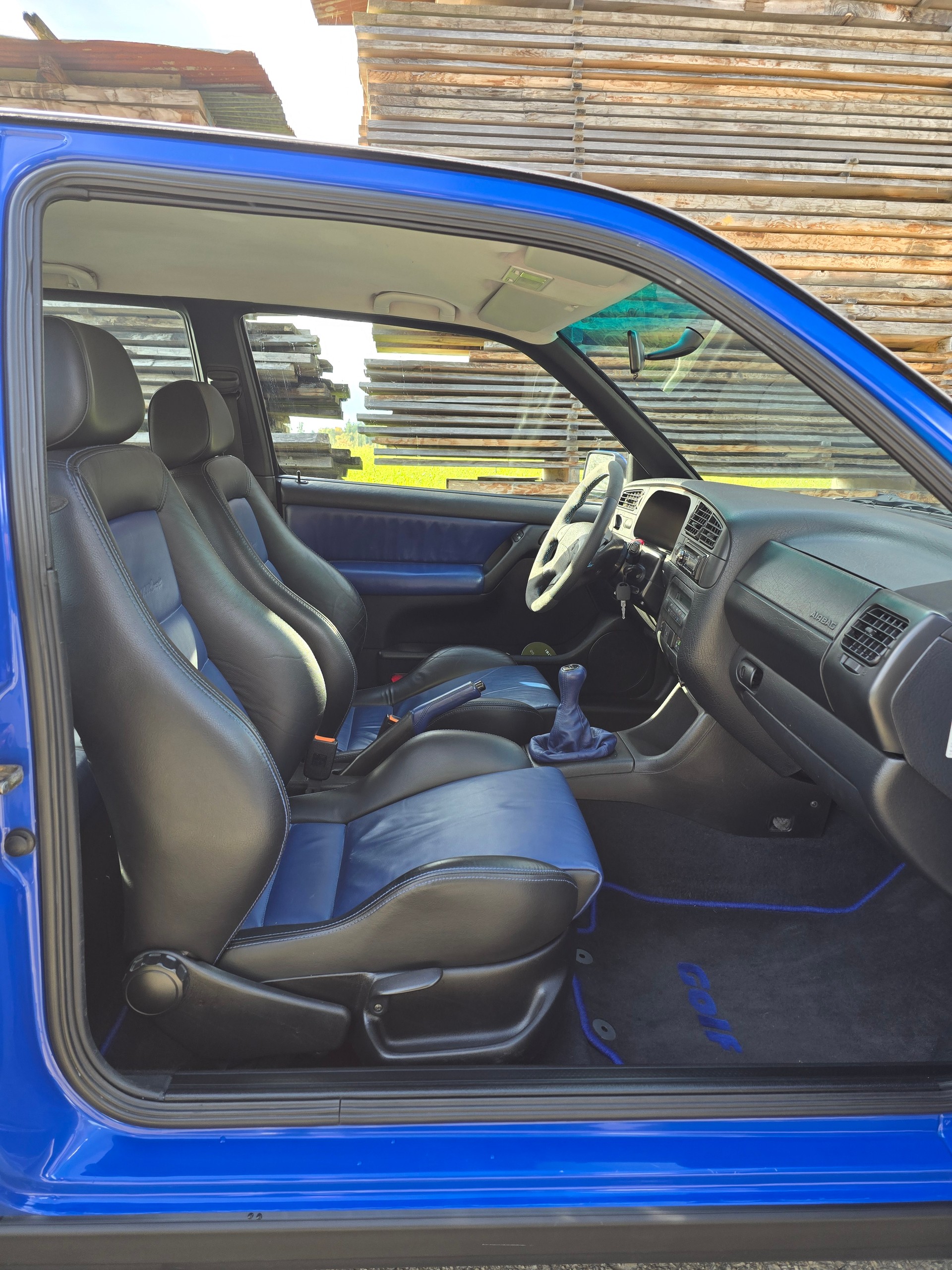 VW Golf 2800 VR6 Turbo Colour Concept-image-6