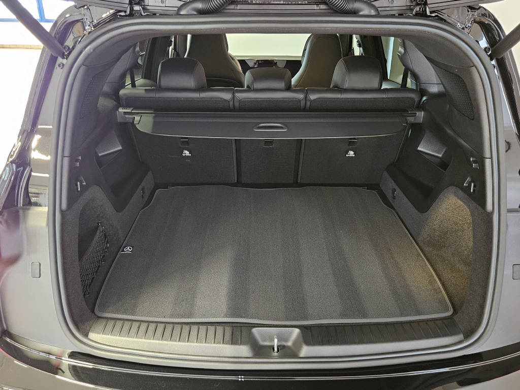 MERCEDES-BENZ GLB 220 4Matic-showroom-element-3