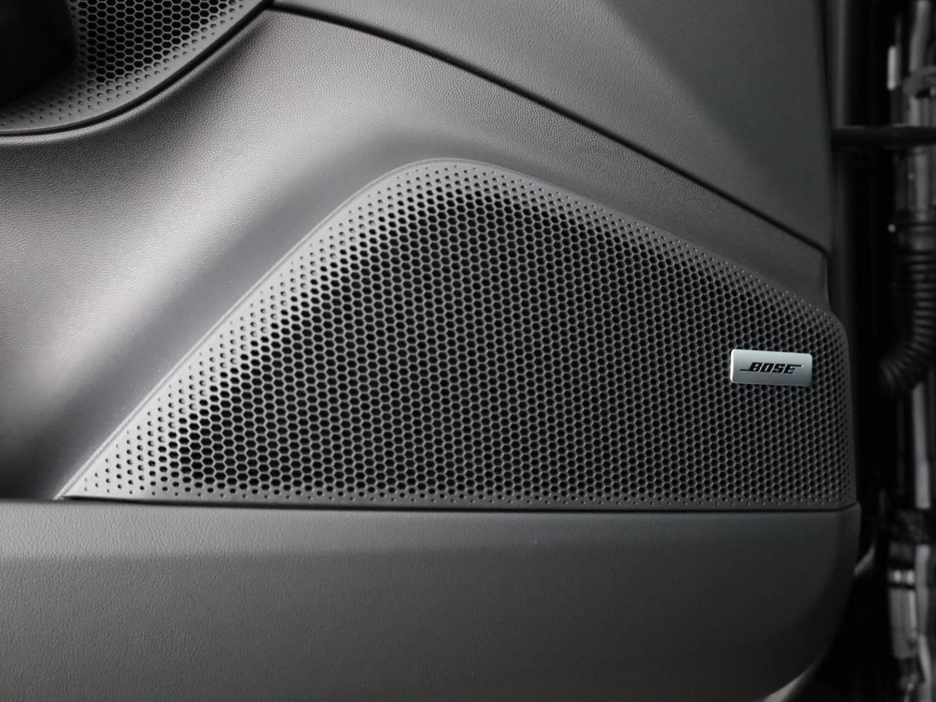 PORSCHE Macan 4-image-17