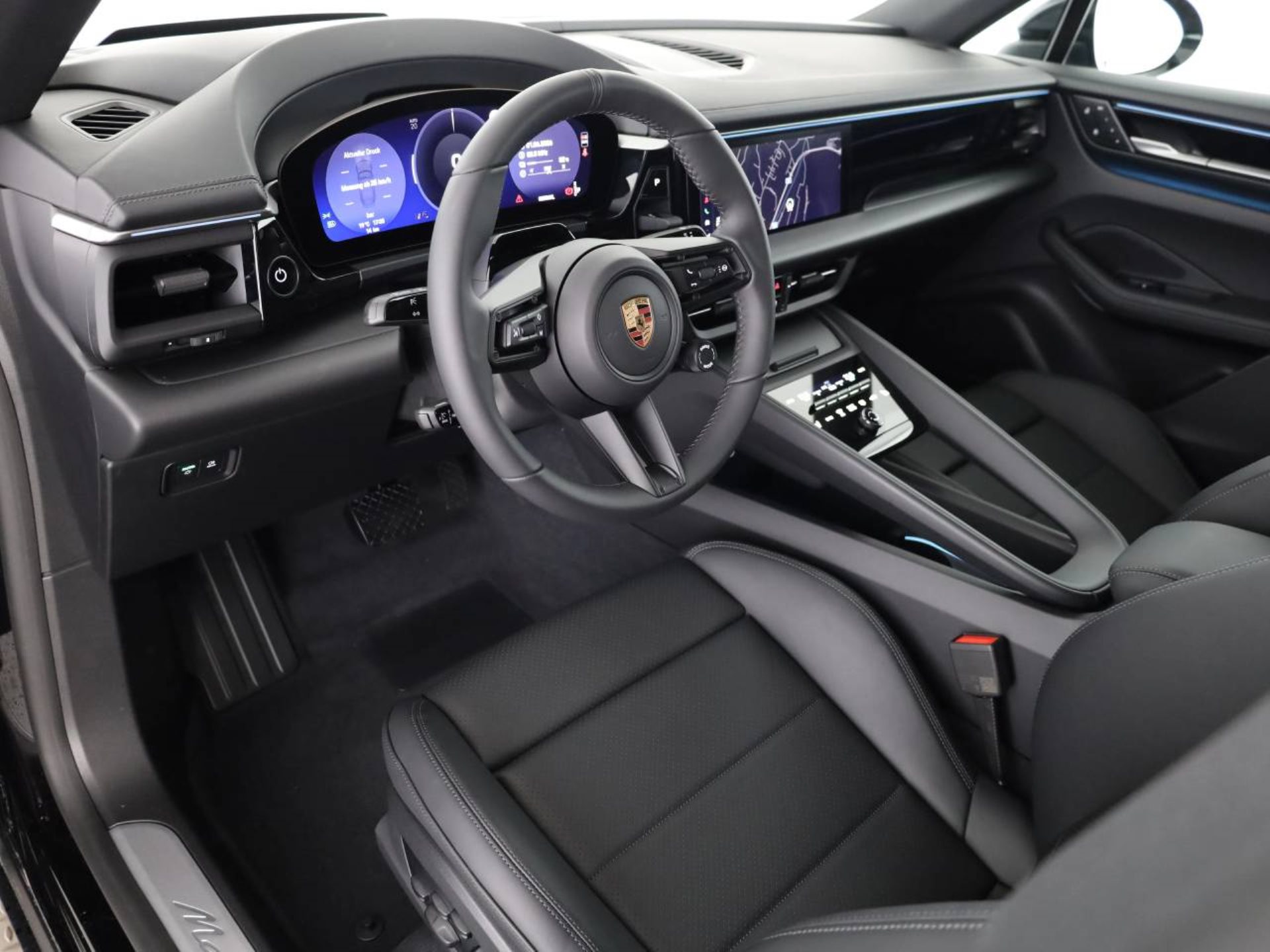 PORSCHE Macan 4-image-3
