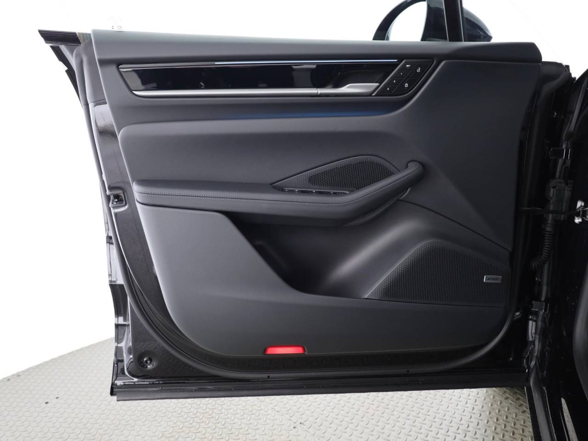 PORSCHE Macan 4-image-16