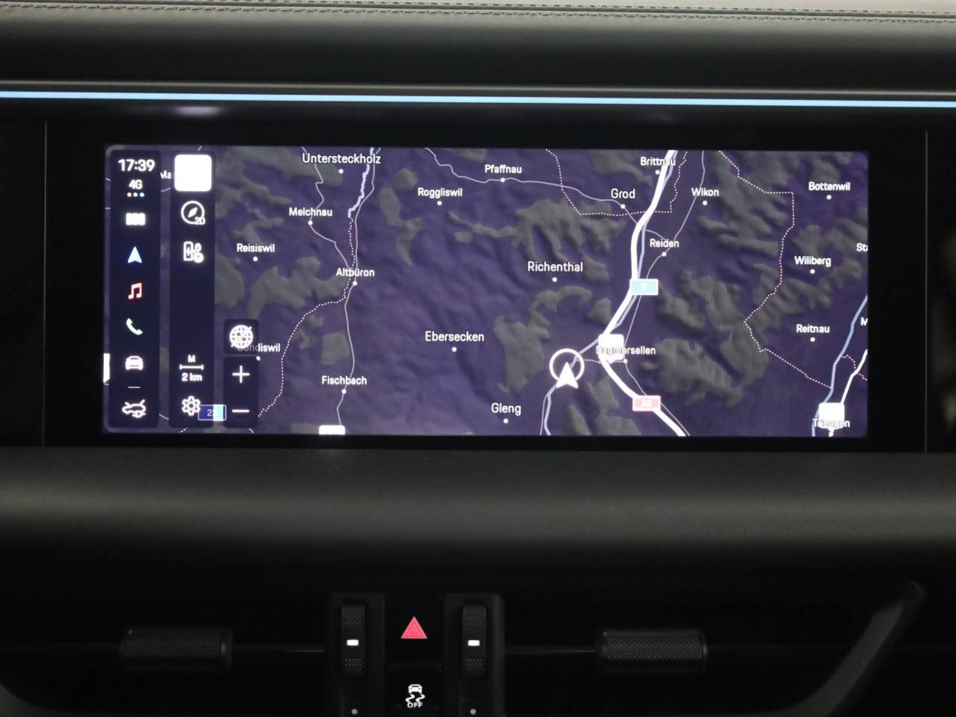 PORSCHE Macan 4-image-12