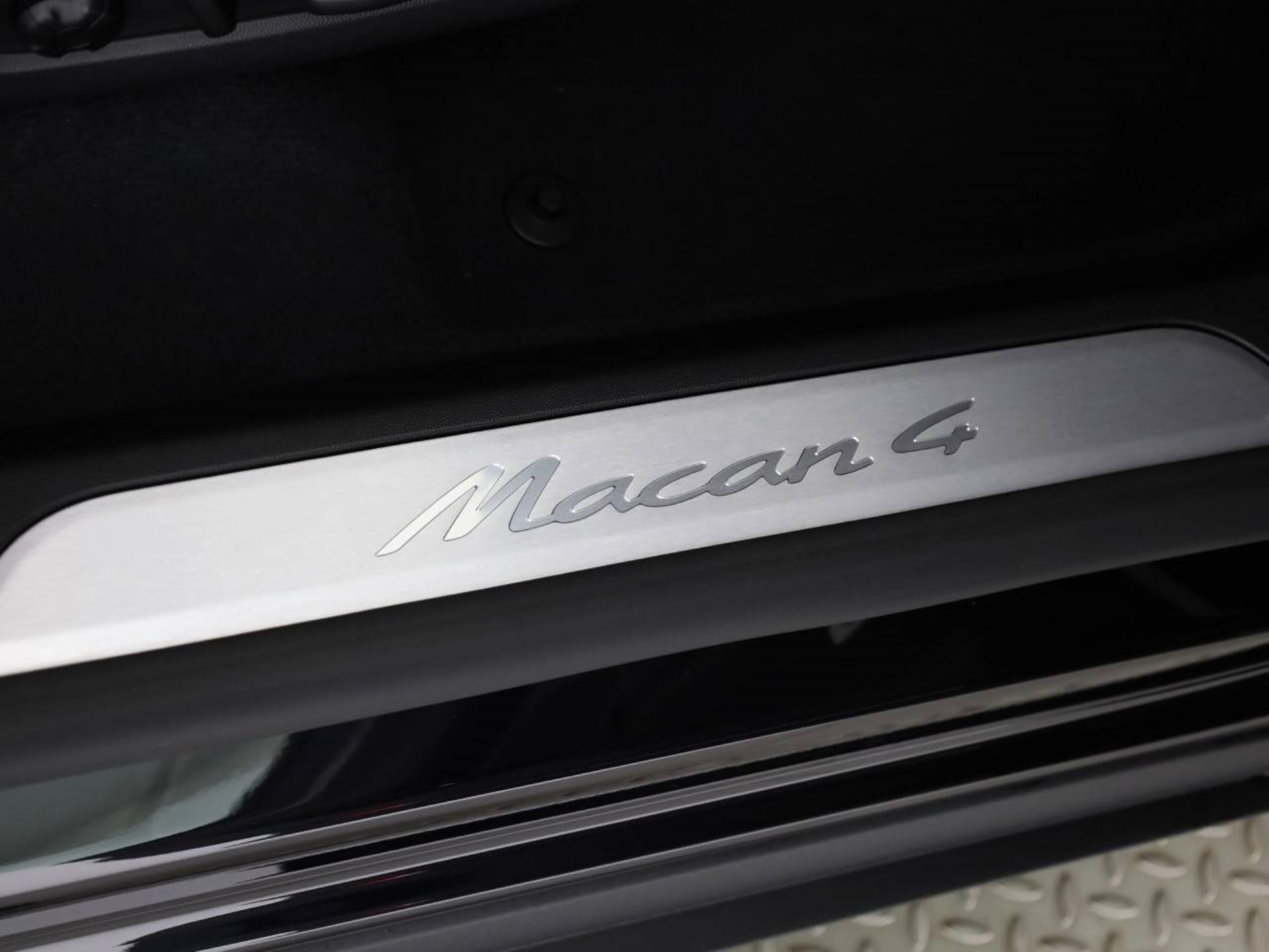 PORSCHE Macan 4-image-19