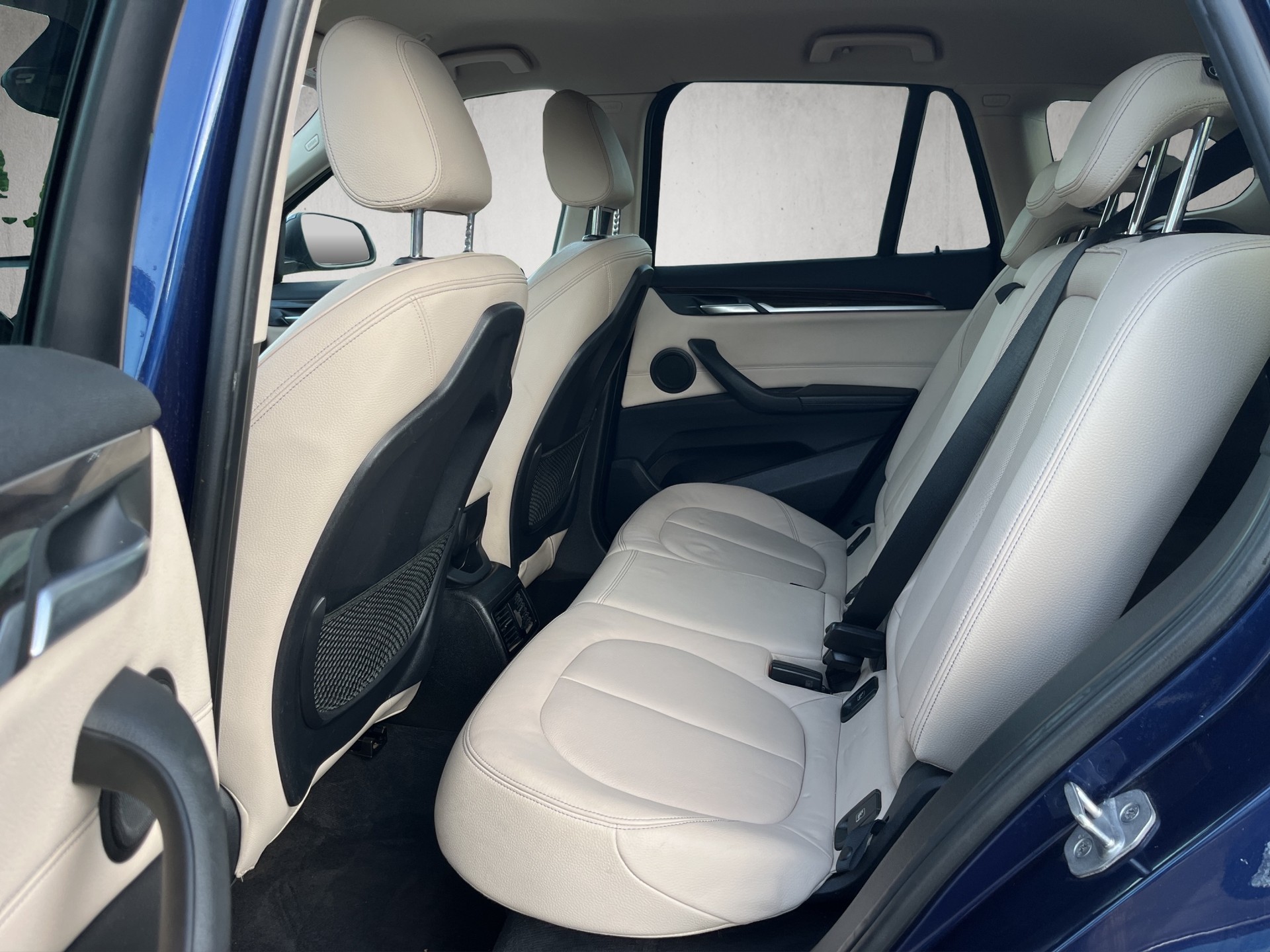 BMW X1 xDrive 20i xLine Steptronic-image-11