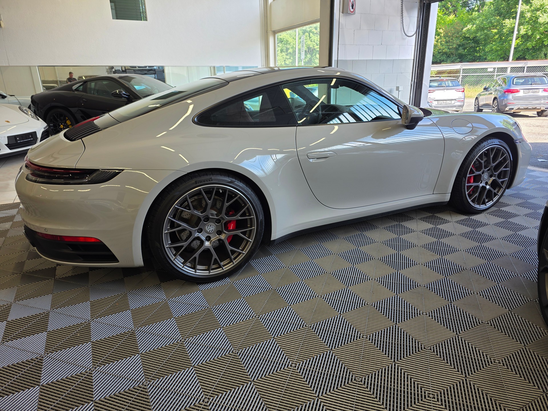 PORSCHE 911 Carrera 4S-image-2