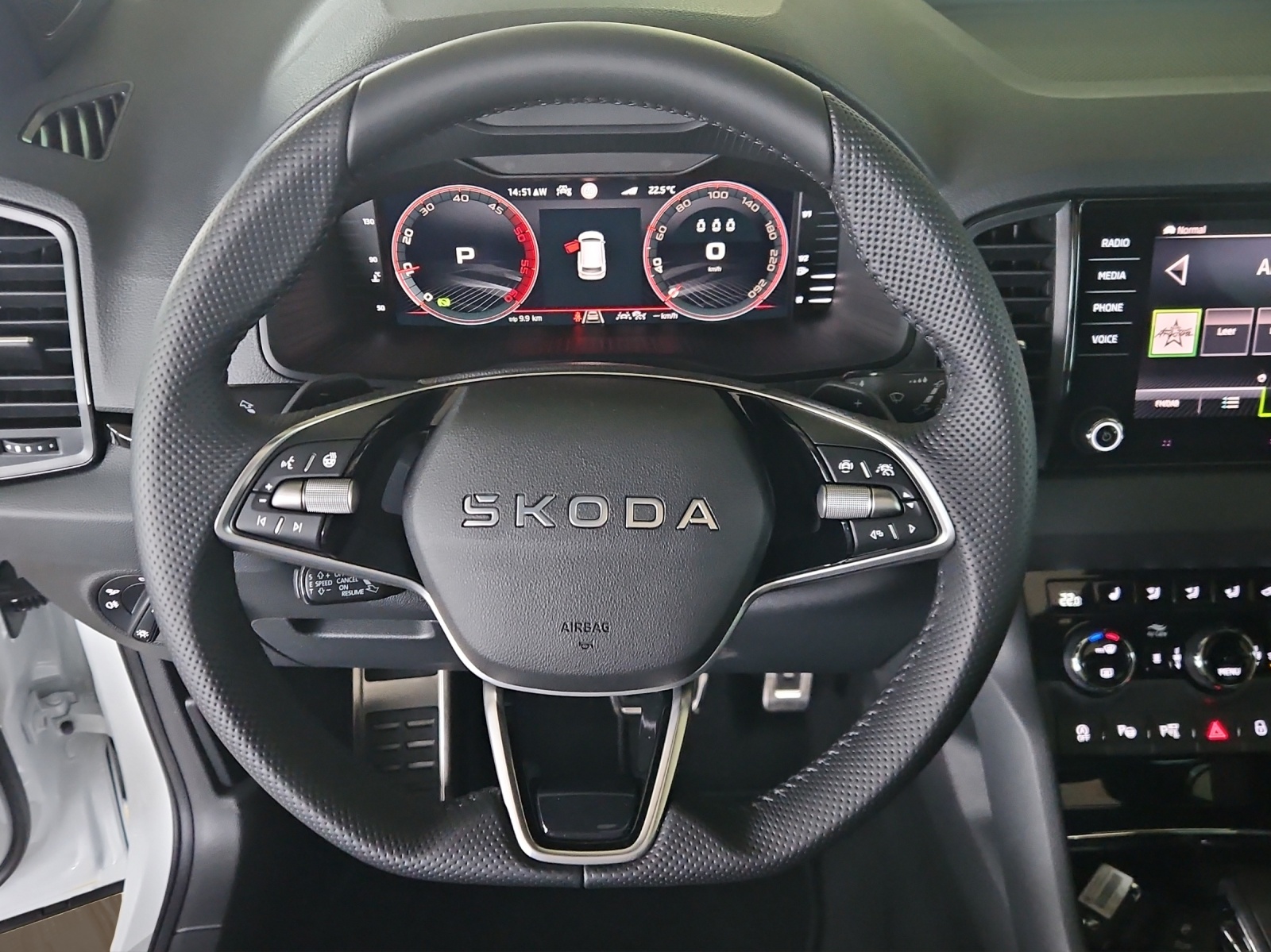 SKODA Karoq 2.0 TDI CR Sport Line 4x4 DSG-image-11