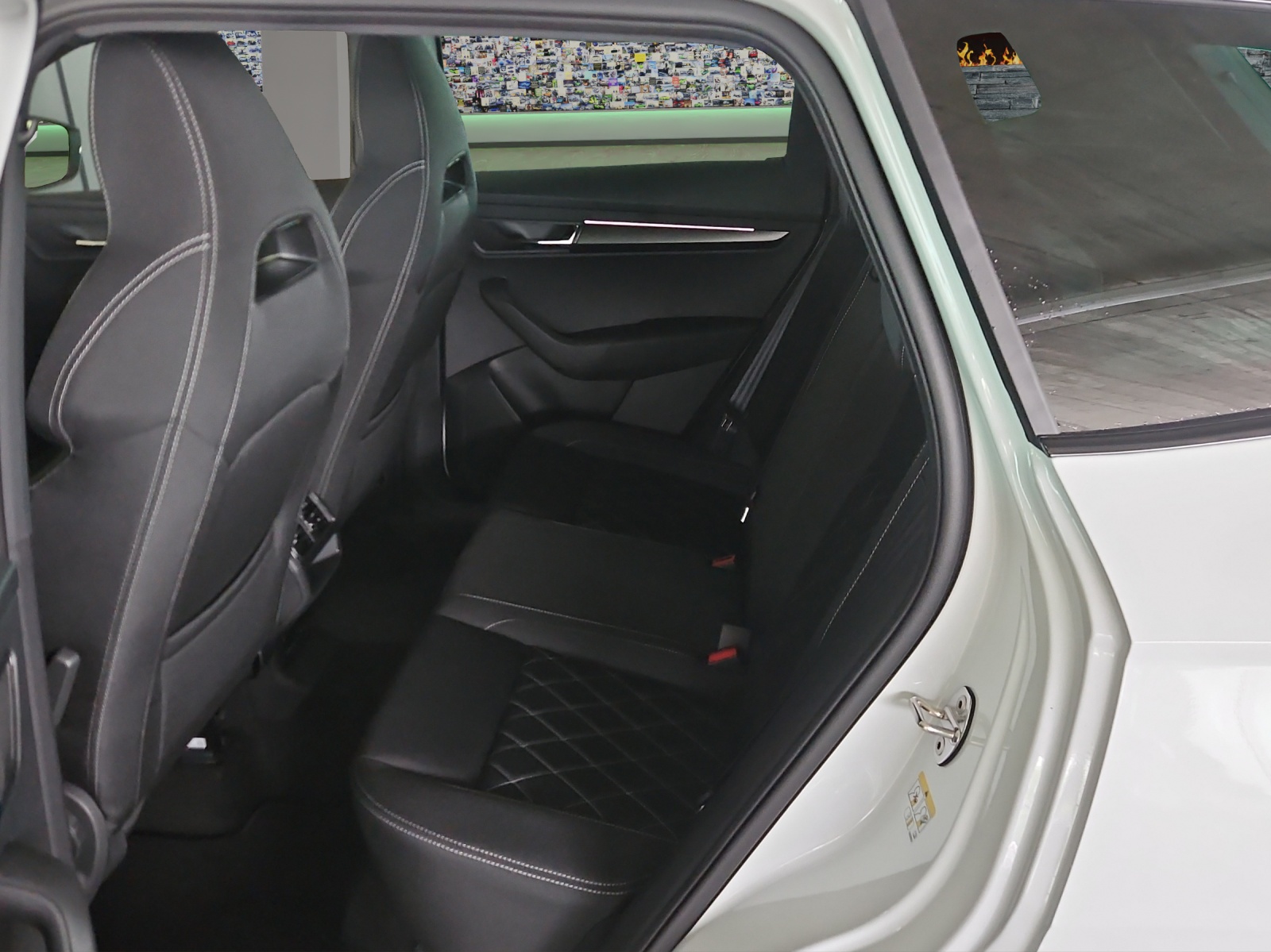 SKODA Karoq 2.0 TDI CR Sport Line 4x4 DSG-image-10