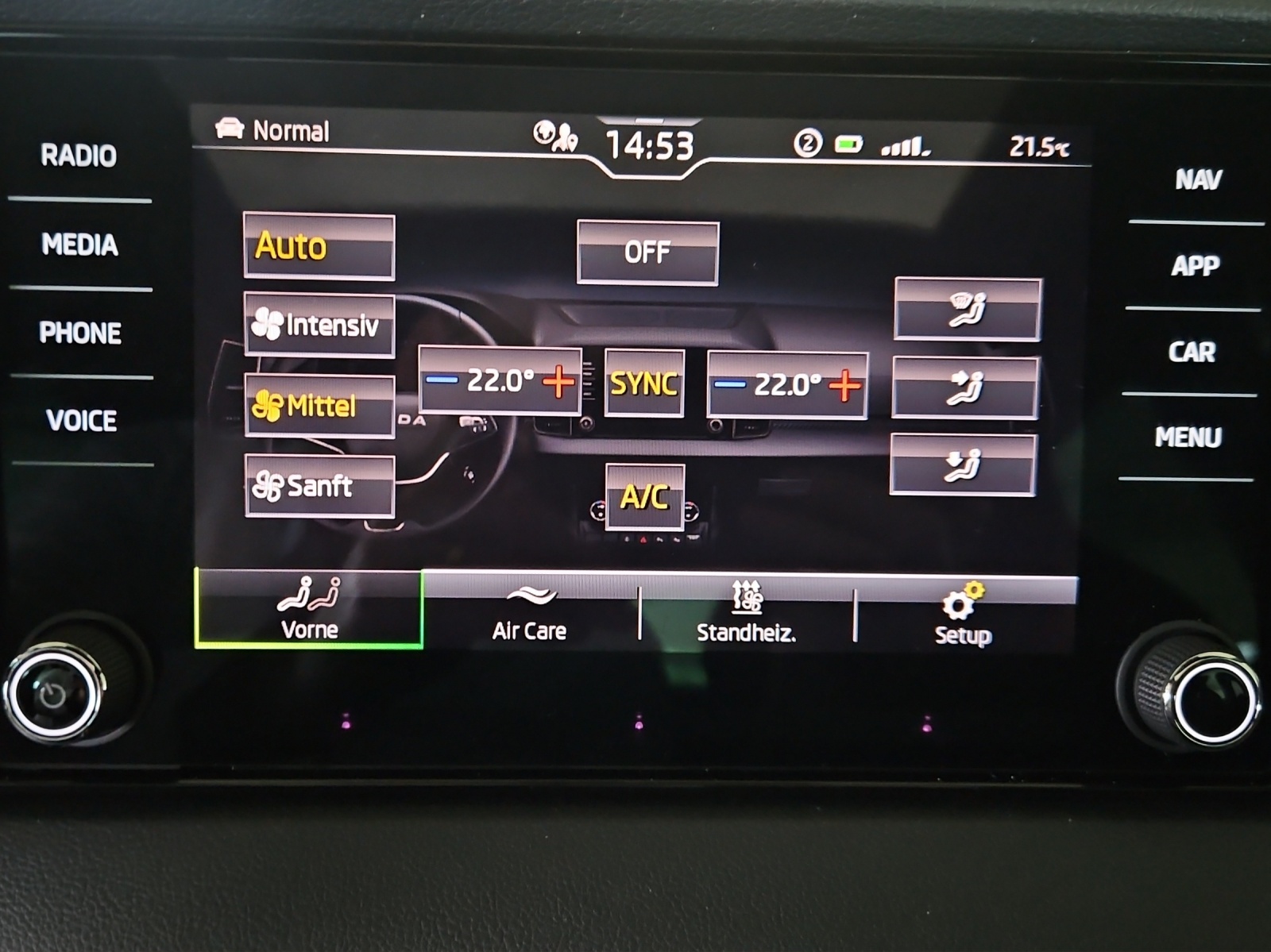 SKODA Karoq 2.0 TDI CR Sport Line 4x4 DSG-image-19