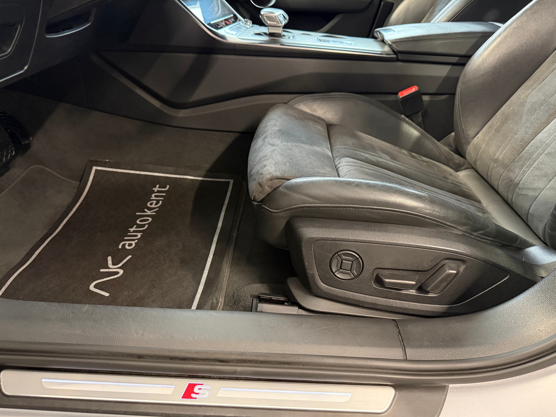 AUDI A6 Avant 50 TDI S Line Sport quattro tiptronic-image-15