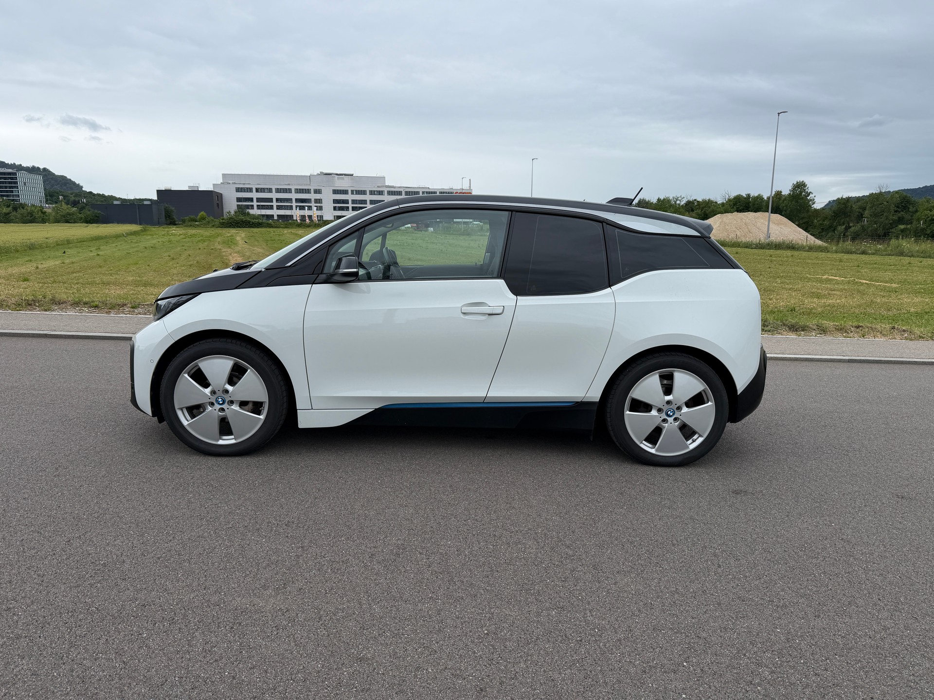 BMW i3 (120Ah) Fleet Edition-image-7